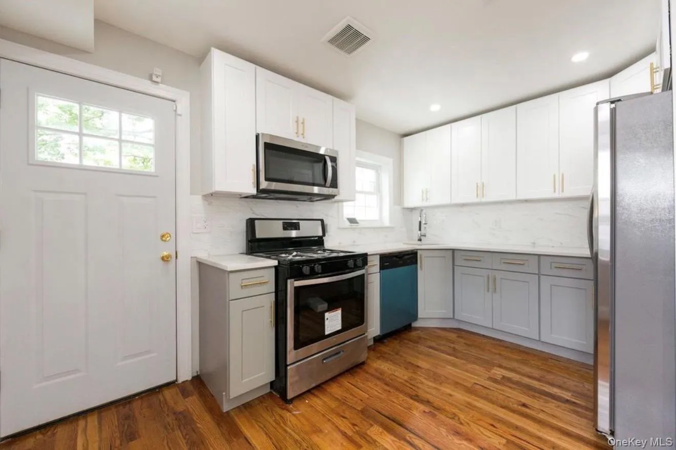 11627 134th Street, New York, NY, 3 Bedrooms Bedrooms, 8 Rooms Rooms,2 BathroomsBathrooms,Residential Lease,For Rent,134th,0,1017078 11627 134th Street, New York, NY, 3 Bedrooms Bedrooms, 8 Rooms Rooms,2 BathroomsBathrooms,Residential Lease,For Rent,134th,0,1017078