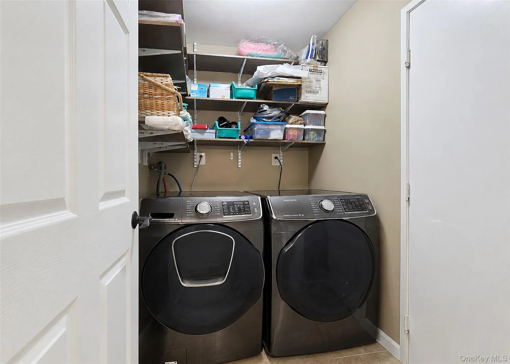 45 Timber Ridge Drive, Islip, NY, 3 Bedrooms Bedrooms, 8 Rooms Rooms,2 BathroomsBathrooms,Residential,For Rent,Timber Ridge,0,KEY1017080 45 Timber Ridge Drive, Islip, NY, 3 Bedrooms Bedrooms, 8 Rooms Rooms,2 BathroomsBathrooms,Residential,For Rent,Timber Ridge,0,KEY1017080