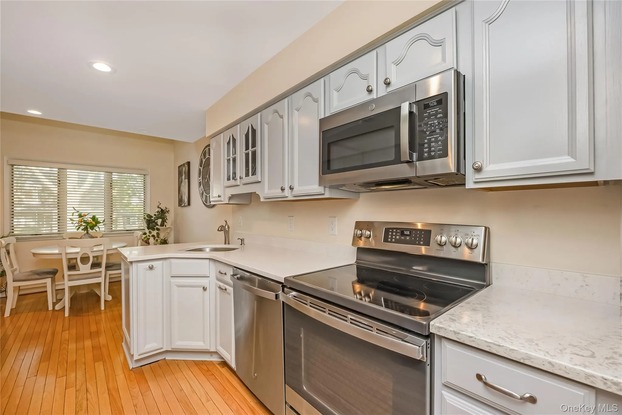 39 Jeremy Circle, Smithtown, NY, 2 Bedrooms Bedrooms, 5 Rooms Rooms,2 BathroomsBathrooms,Residential,For Rent,Jeremy,0,KEY1017081 39 Jeremy Circle, Smithtown, NY, 2 Bedrooms Bedrooms, 5 Rooms Rooms,2 BathroomsBathrooms,Residential,For Rent,Jeremy,0,KEY1017081