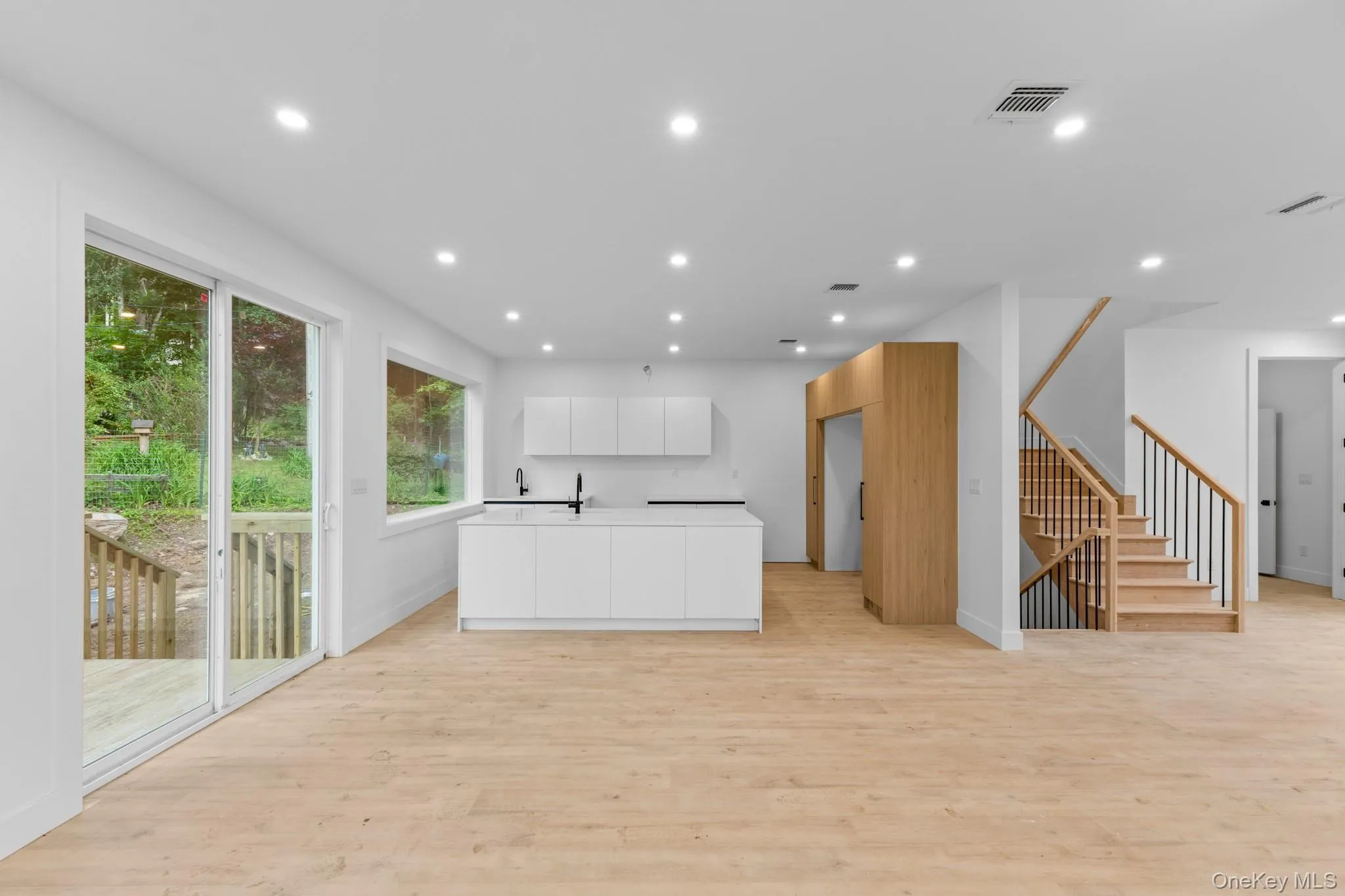 6306 State Route 42, Fallsburg, NY, 4 Bedrooms Bedrooms, 8 Rooms Rooms,3 BathroomsBathrooms,Residential,For Rent,State Route 42,0,1017083 6306 State Route 42, Fallsburg, NY, 4 Bedrooms Bedrooms, 8 Rooms Rooms,3 BathroomsBathrooms,Residential,For Rent,State Route 42,0,1017083