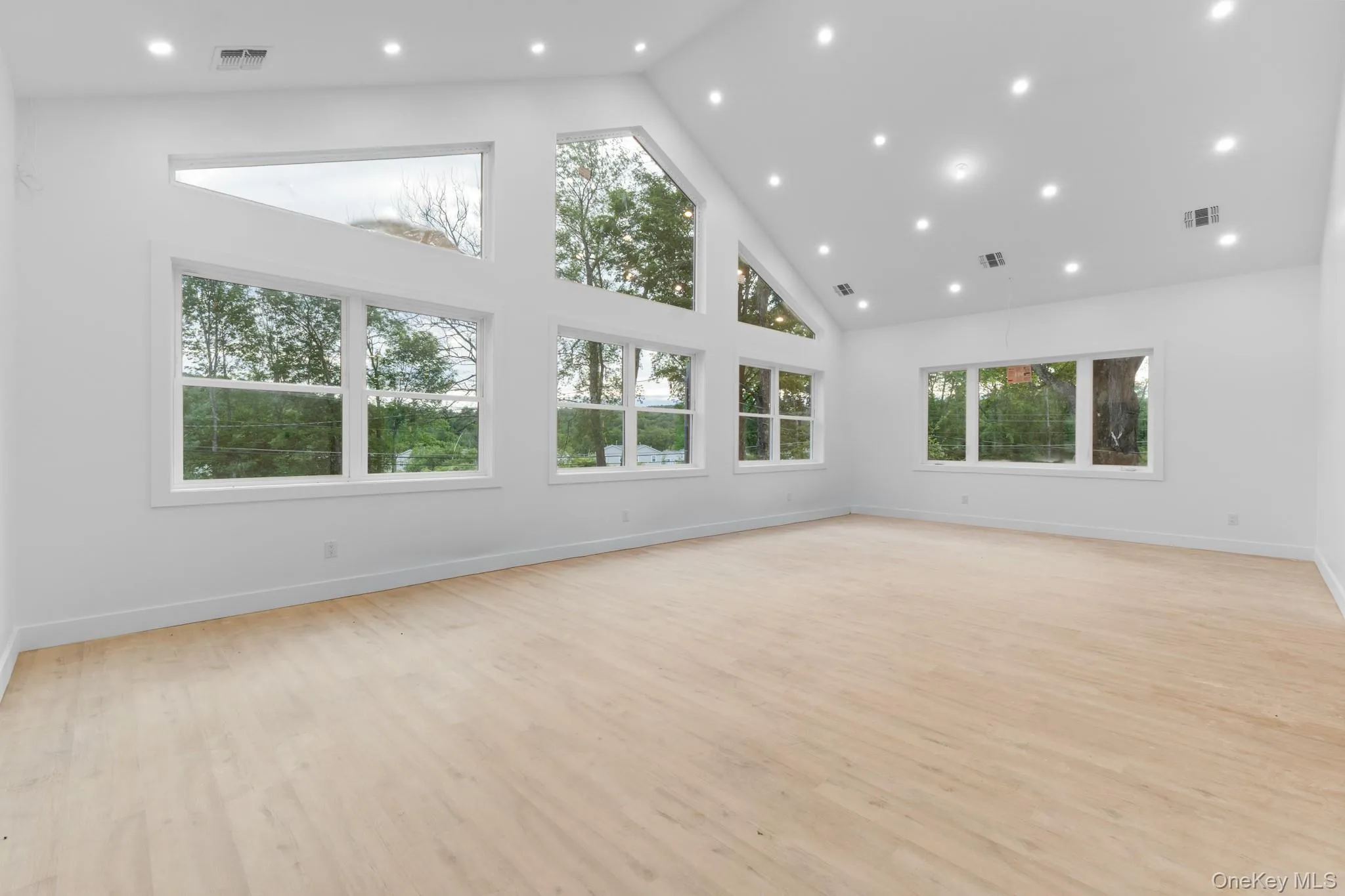 6306 State Route 42, Fallsburg, NY, 4 Bedrooms Bedrooms, 8 Rooms Rooms,3 BathroomsBathrooms,Residential,For Rent,State Route 42,0,1017083 6306 State Route 42, Fallsburg, NY, 4 Bedrooms Bedrooms, 8 Rooms Rooms,3 BathroomsBathrooms,Residential,For Rent,State Route 42,0,1017083