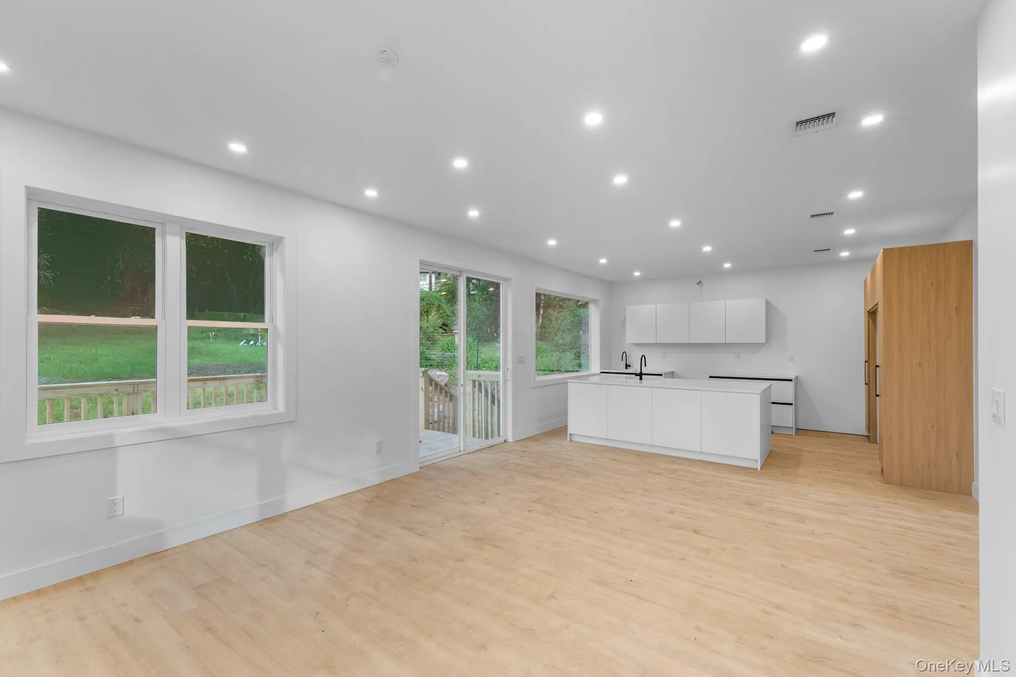 6306 State Route 42, Fallsburg, NY, 4 Bedrooms Bedrooms, 8 Rooms Rooms,3 BathroomsBathrooms,Residential,For Rent,State Route 42,0,1017083 6306 State Route 42, Fallsburg, NY, 4 Bedrooms Bedrooms, 8 Rooms Rooms,3 BathroomsBathrooms,Residential,For Rent,State Route 42,0,1017083