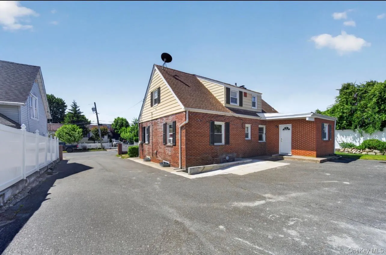 5 4th Street, Huntington, NY, 5 Bedrooms Bedrooms, 13 Rooms Rooms,3 BathroomsBathrooms,Residential,For Rent,4th,0,KEY1017087 5 4th Street, Huntington, NY, 5 Bedrooms Bedrooms, 13 Rooms Rooms,3 BathroomsBathrooms,Residential,For Rent,4th,0,KEY1017087
