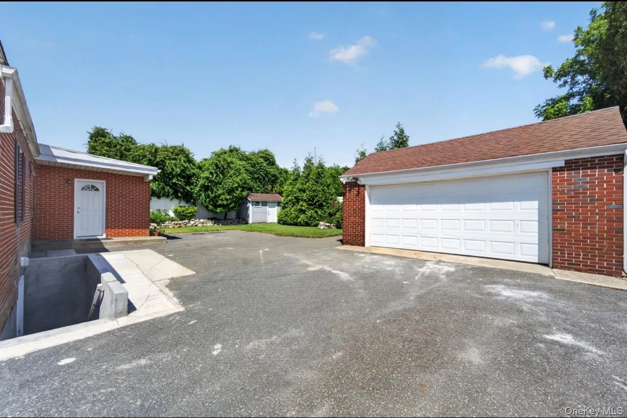 5 4th Street, Huntington, NY, 5 Bedrooms Bedrooms, 13 Rooms Rooms,3 BathroomsBathrooms,Residential,For Rent,4th,0,KEY1017087 5 4th Street, Huntington, NY, 5 Bedrooms Bedrooms, 13 Rooms Rooms,3 BathroomsBathrooms,Residential,For Rent,4th,0,KEY1017087