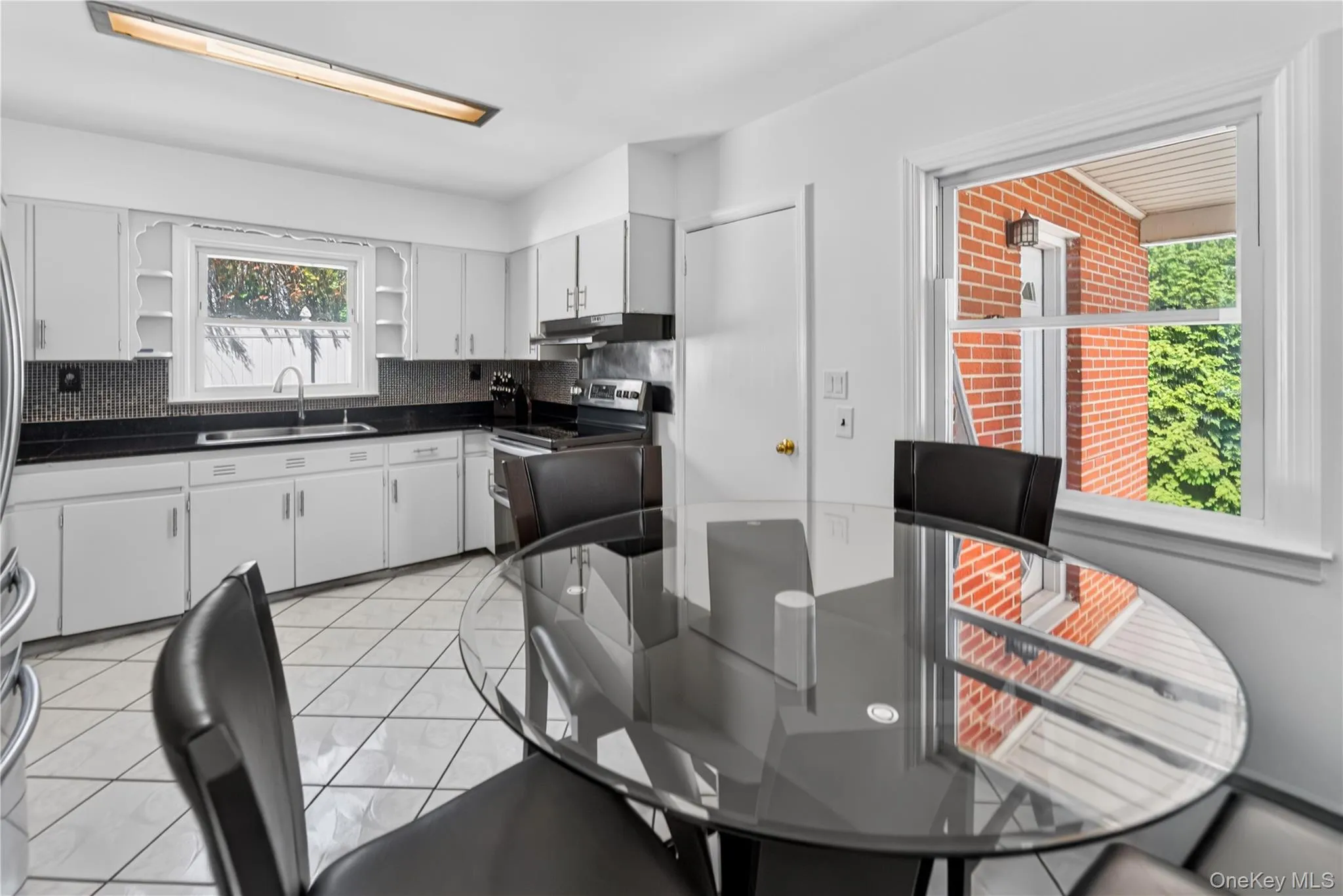 5 4th Street, Huntington, NY, 5 Bedrooms Bedrooms, 13 Rooms Rooms,3 BathroomsBathrooms,Residential,For Rent,4th,0,KEY1017087 5 4th Street, Huntington, NY, 5 Bedrooms Bedrooms, 13 Rooms Rooms,3 BathroomsBathrooms,Residential,For Rent,4th,0,KEY1017087