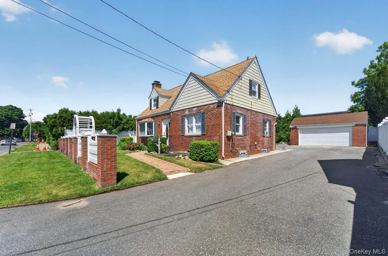 5 4th Street, Huntington, NY, 5 Bedrooms Bedrooms, 13 Rooms Rooms,3 BathroomsBathrooms,Residential,For Rent,4th,0,KEY1017087 5 4th Street, Huntington, NY, 5 Bedrooms Bedrooms, 13 Rooms Rooms,3 BathroomsBathrooms,Residential,For Rent,4th,0,KEY1017087