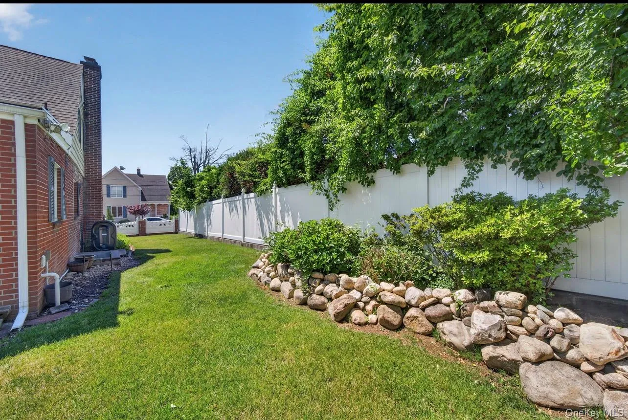 5 4th Street, Huntington, NY, 5 Bedrooms Bedrooms, 13 Rooms Rooms,3 BathroomsBathrooms,Residential,For Rent,4th,0,KEY1017087 5 4th Street, Huntington, NY, 5 Bedrooms Bedrooms, 13 Rooms Rooms,3 BathroomsBathrooms,Residential,For Rent,4th,0,KEY1017087