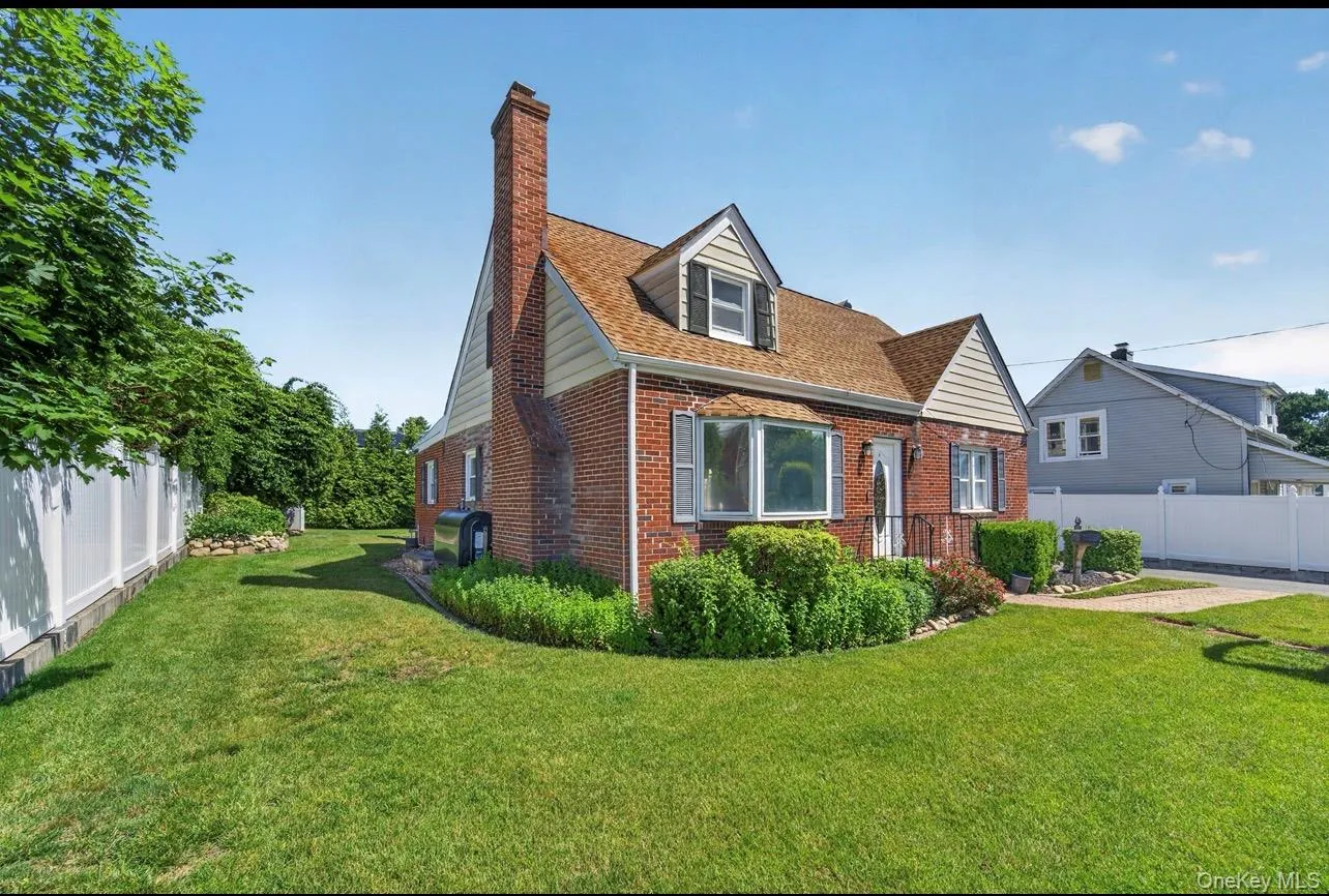 5 4th Street, Huntington, NY, 5 Bedrooms Bedrooms, 13 Rooms Rooms,3 BathroomsBathrooms,Residential,For Rent,4th,0,KEY1017087 5 4th Street, Huntington, NY, 5 Bedrooms Bedrooms, 13 Rooms Rooms,3 BathroomsBathrooms,Residential,For Rent,4th,0,KEY1017087