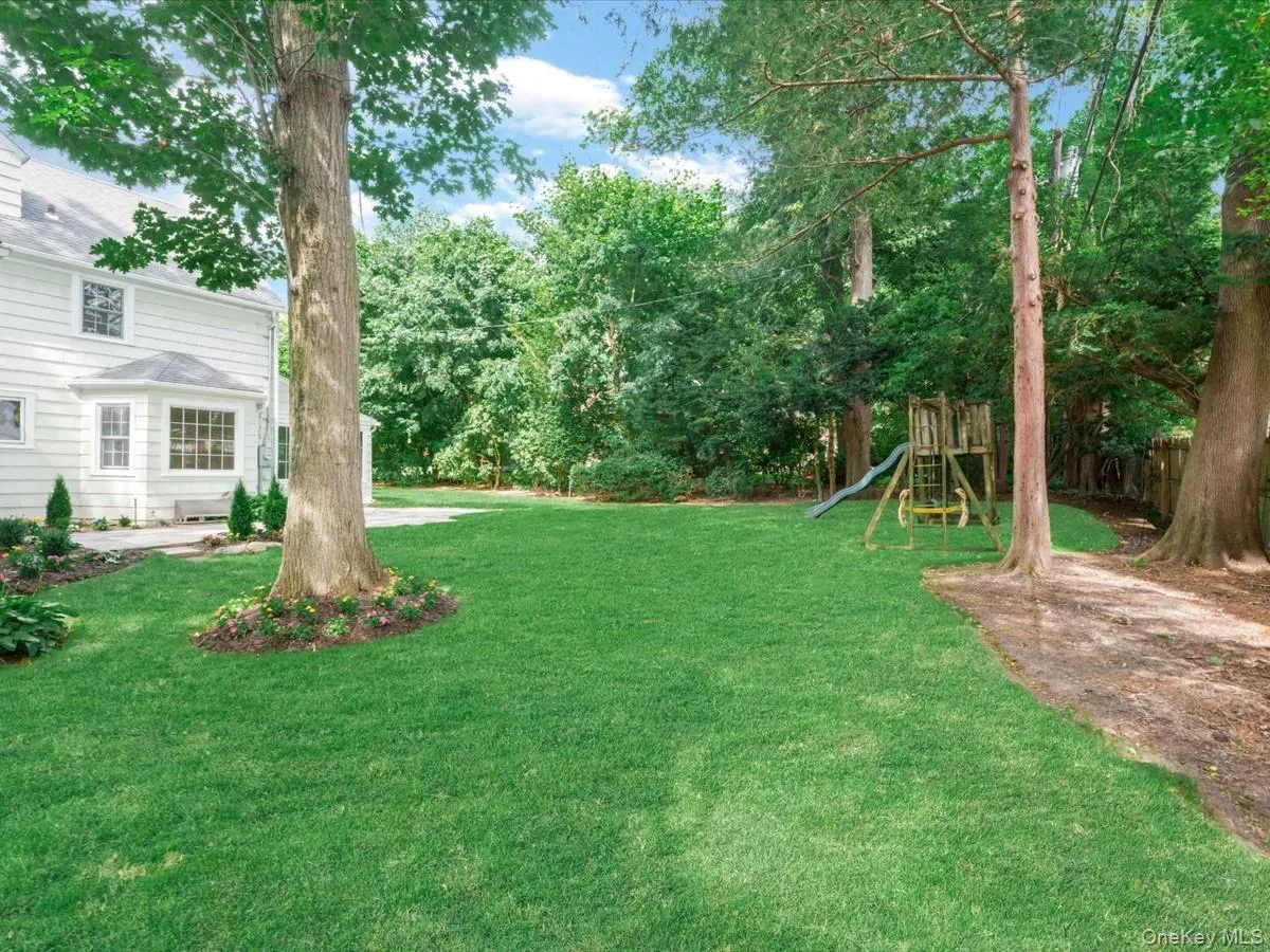 178 Overlook Avenue, North Hempstead, NY, 4 Bedrooms Bedrooms, 10 Rooms Rooms,2 BathroomsBathrooms,Residential,For Rent,Overlook,0,1017092 178 Overlook Avenue, North Hempstead, NY, 4 Bedrooms Bedrooms, 10 Rooms Rooms,2 BathroomsBathrooms,Residential,For Rent,Overlook,0,1017092