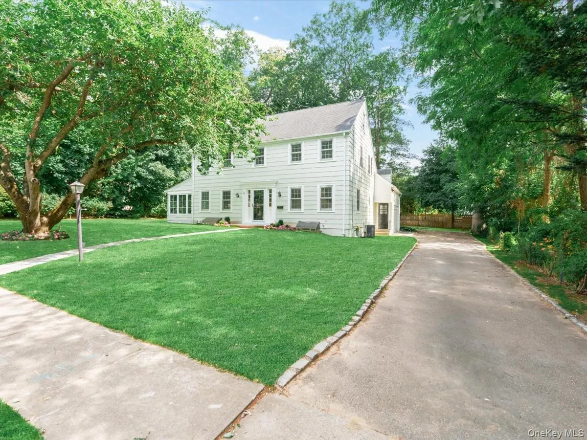 178 Overlook Avenue, North Hempstead, NY, 4 Bedrooms Bedrooms, 10 Rooms Rooms,2 BathroomsBathrooms,Residential,For Rent,Overlook,0,1017092 178 Overlook Avenue, North Hempstead, NY, 4 Bedrooms Bedrooms, 10 Rooms Rooms,2 BathroomsBathrooms,Residential,For Rent,Overlook,0,1017092