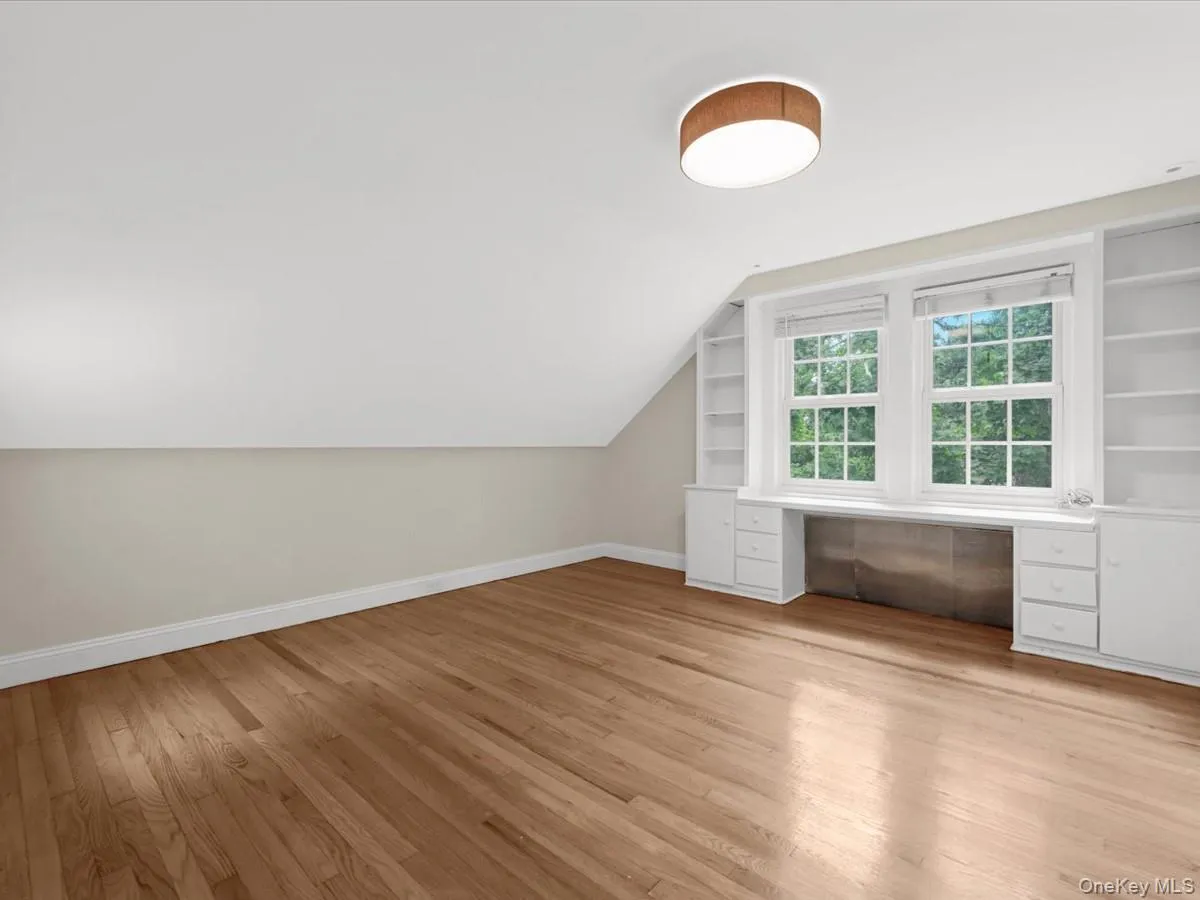 178 Overlook Avenue, North Hempstead, NY, 4 Bedrooms Bedrooms, 10 Rooms Rooms,2 BathroomsBathrooms,Residential,For Rent,Overlook,0,1017092 178 Overlook Avenue, North Hempstead, NY, 4 Bedrooms Bedrooms, 10 Rooms Rooms,2 BathroomsBathrooms,Residential,For Rent,Overlook,0,1017092