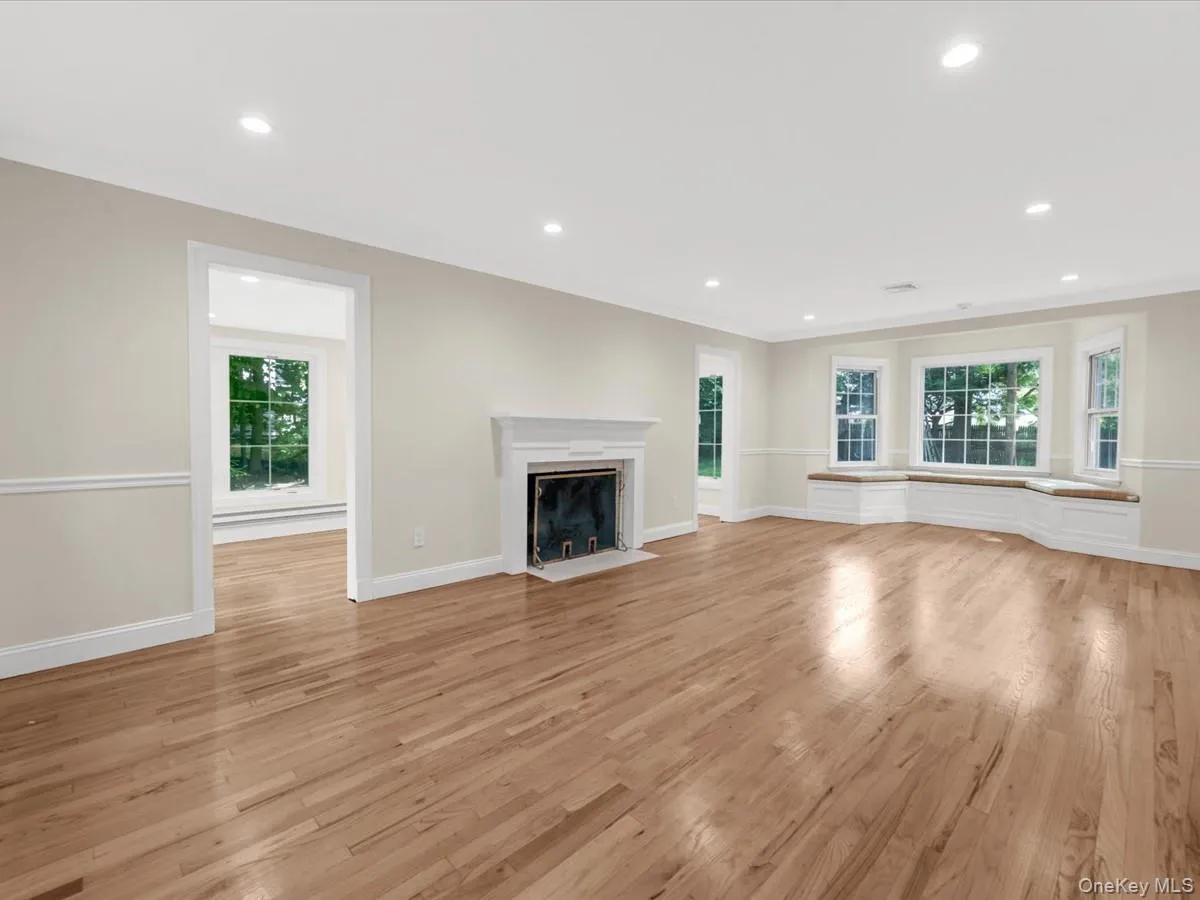 178 Overlook Avenue, North Hempstead, NY, 4 Bedrooms Bedrooms, 10 Rooms Rooms,2 BathroomsBathrooms,Residential,For Rent,Overlook,0,1017092 178 Overlook Avenue, North Hempstead, NY, 4 Bedrooms Bedrooms, 10 Rooms Rooms,2 BathroomsBathrooms,Residential,For Rent,Overlook,0,1017092