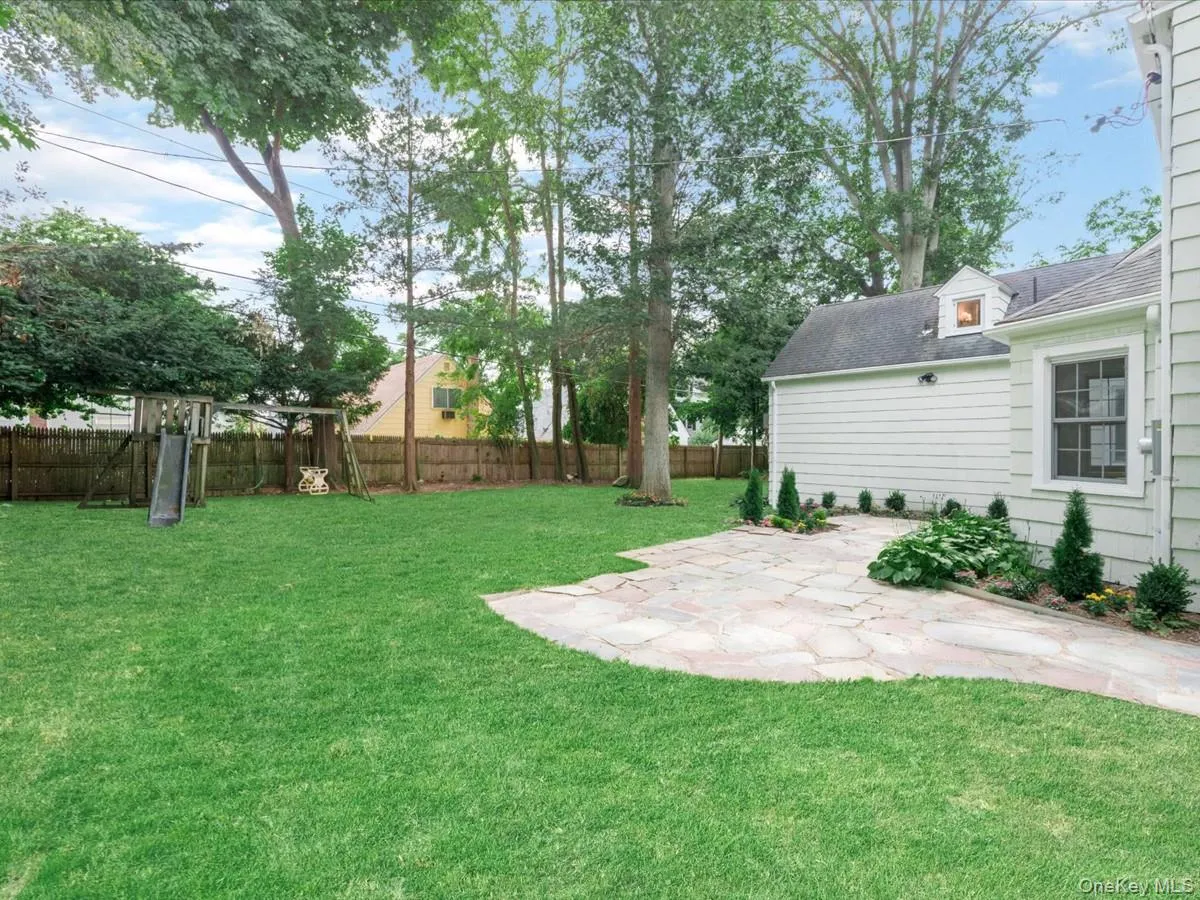 178 Overlook Avenue, North Hempstead, NY, 4 Bedrooms Bedrooms, 10 Rooms Rooms,2 BathroomsBathrooms,Residential,For Rent,Overlook,0,1017092 178 Overlook Avenue, North Hempstead, NY, 4 Bedrooms Bedrooms, 10 Rooms Rooms,2 BathroomsBathrooms,Residential,For Rent,Overlook,0,1017092