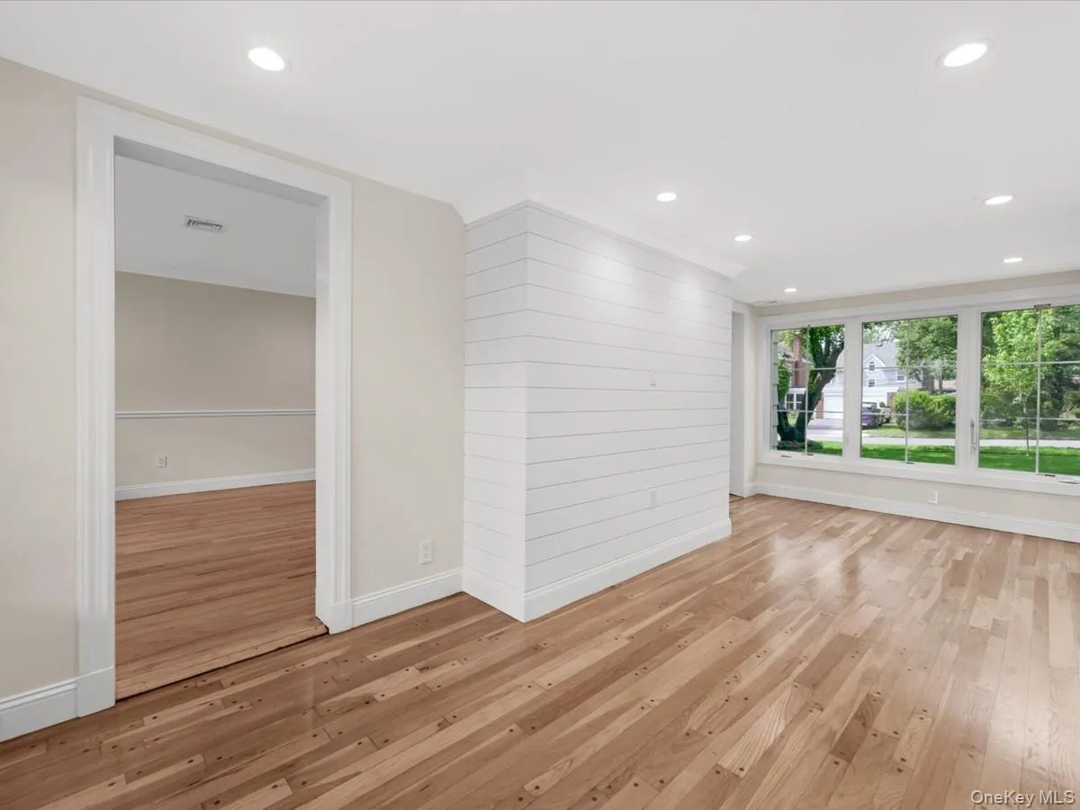 178 Overlook Avenue, North Hempstead, NY, 4 Bedrooms Bedrooms, 10 Rooms Rooms,2 BathroomsBathrooms,Residential,For Rent,Overlook,0,1017092 178 Overlook Avenue, North Hempstead, NY, 4 Bedrooms Bedrooms, 10 Rooms Rooms,2 BathroomsBathrooms,Residential,For Rent,Overlook,0,1017092