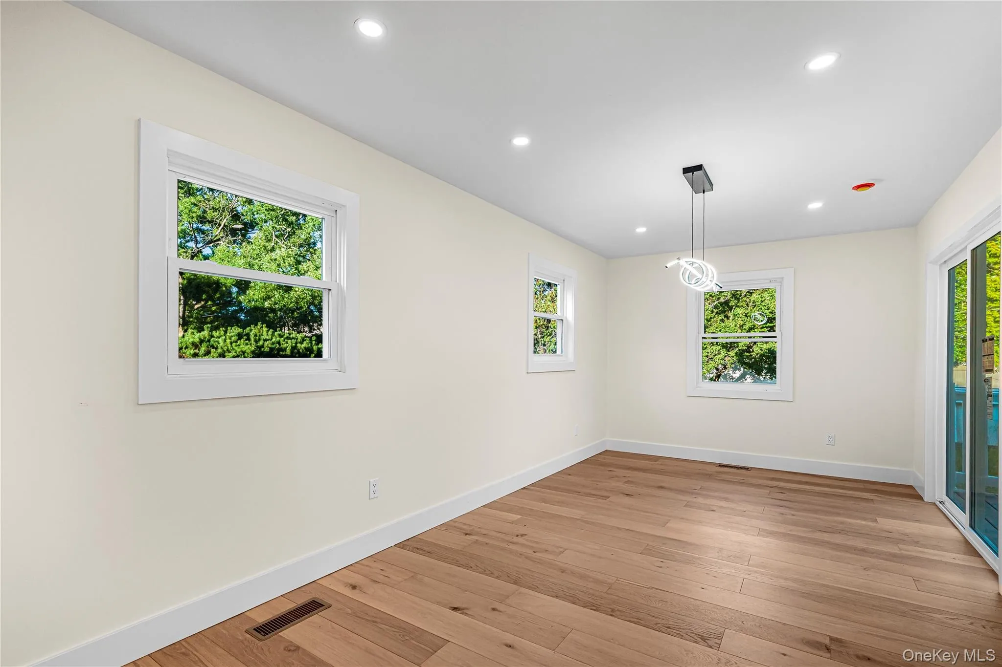 737 Flowerdale Drive, Hempstead, NY, 5 Bedrooms Bedrooms, 8 Rooms Rooms,2 BathroomsBathrooms,Residential,For Rent,Flowerdale,0,1017093 737 Flowerdale Drive, Hempstead, NY, 5 Bedrooms Bedrooms, 8 Rooms Rooms,2 BathroomsBathrooms,Residential,For Rent,Flowerdale,0,1017093