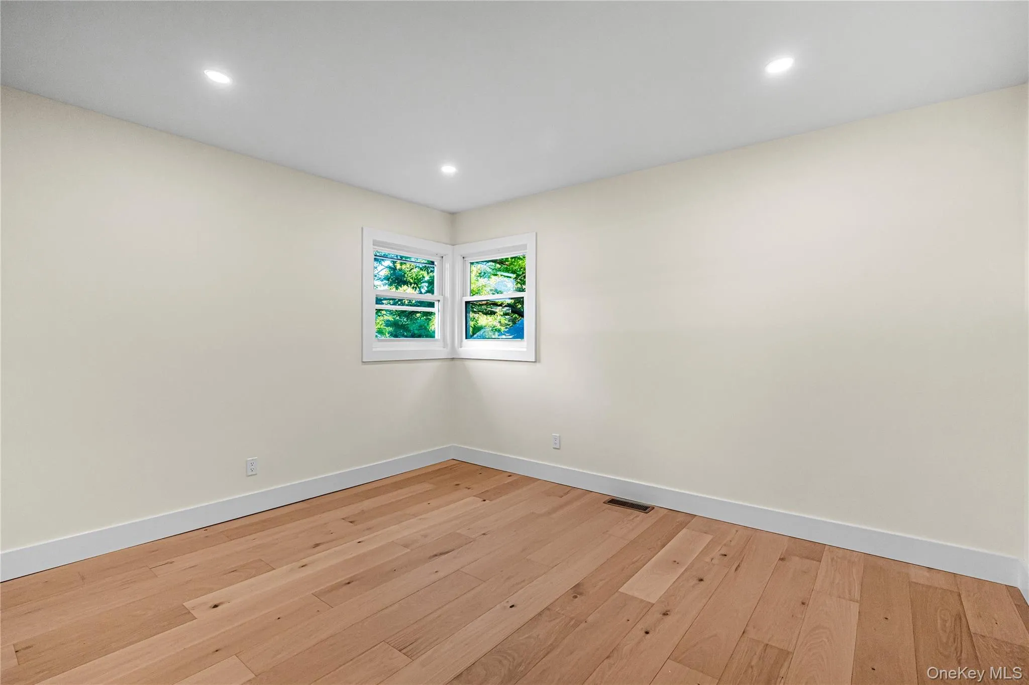 737 Flowerdale Drive, Hempstead, NY, 5 Bedrooms Bedrooms, 8 Rooms Rooms,2 BathroomsBathrooms,Residential,For Rent,Flowerdale,0,1017093 737 Flowerdale Drive, Hempstead, NY, 5 Bedrooms Bedrooms, 8 Rooms Rooms,2 BathroomsBathrooms,Residential,For Rent,Flowerdale,0,1017093