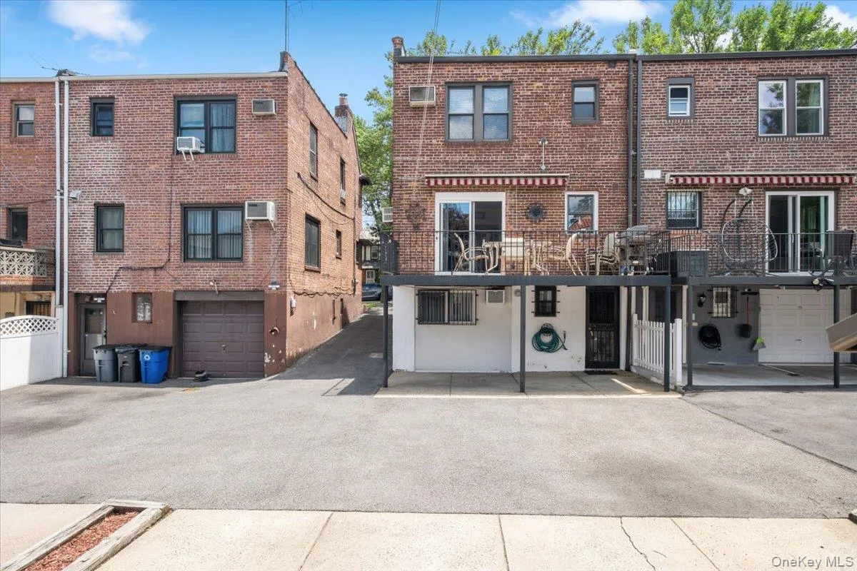 1241 Rhinelander Avenue, New York, NY, 3 Bedrooms Bedrooms, 8 Rooms Rooms,2 BathroomsBathrooms,Residential,For Rent,Rhinelander,0,1017099 1241 Rhinelander Avenue, New York, NY, 3 Bedrooms Bedrooms, 8 Rooms Rooms,2 BathroomsBathrooms,Residential,For Rent,Rhinelander,0,1017099
