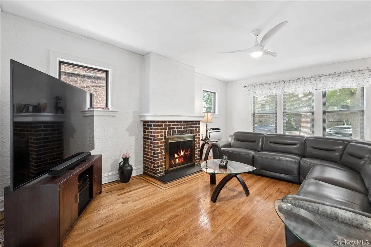 1241 Rhinelander Avenue, New York, NY, 3 Bedrooms Bedrooms, 8 Rooms Rooms,2 BathroomsBathrooms,Residential,For Rent,Rhinelander,0,1017099 1241 Rhinelander Avenue, New York, NY, 3 Bedrooms Bedrooms, 8 Rooms Rooms,2 BathroomsBathrooms,Residential,For Rent,Rhinelander,0,1017099