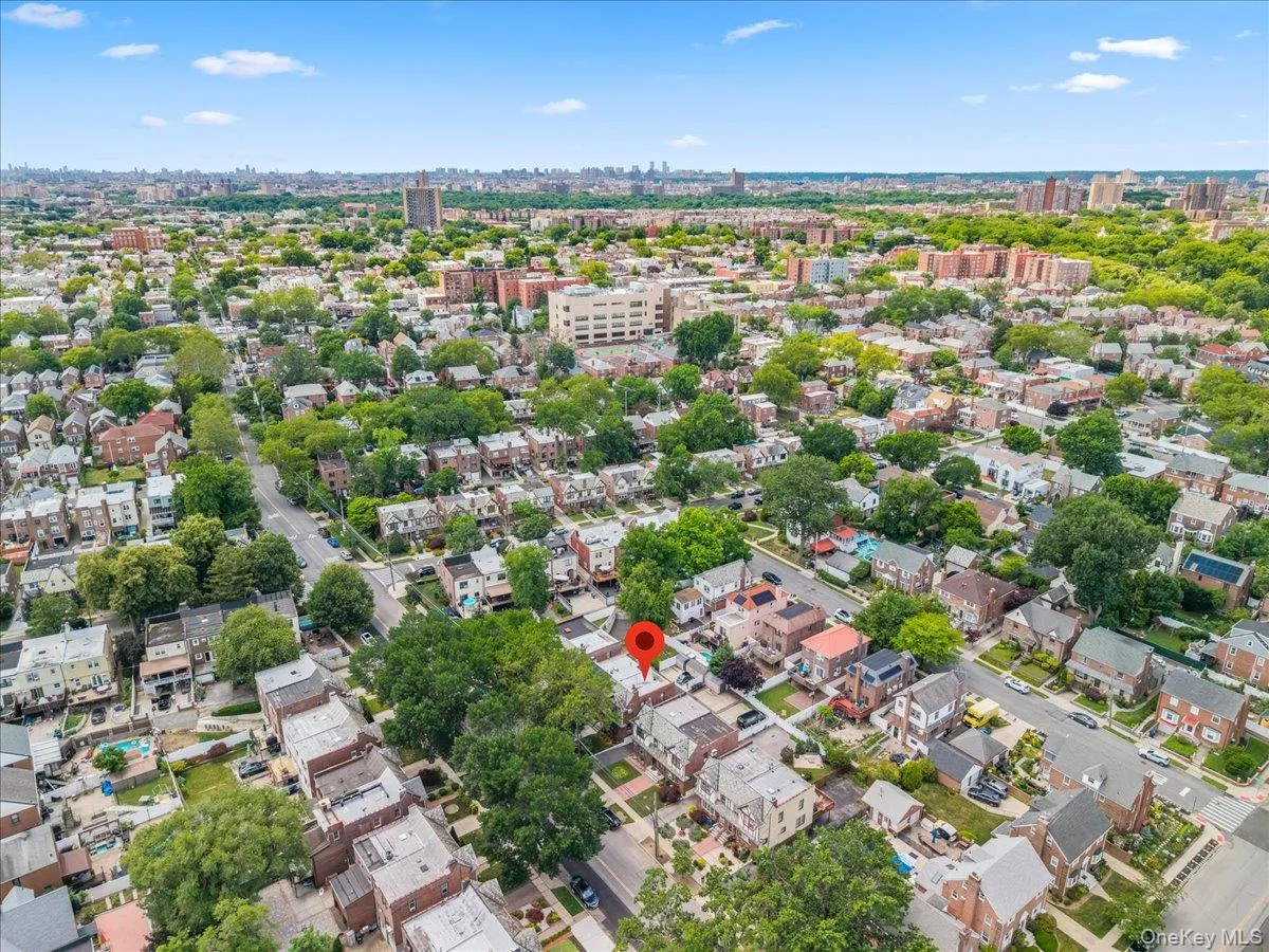 1241 Rhinelander Avenue, New York, NY, 3 Bedrooms Bedrooms, 8 Rooms Rooms,2 BathroomsBathrooms,Residential,For Rent,Rhinelander,0,1017099 1241 Rhinelander Avenue, New York, NY, 3 Bedrooms Bedrooms, 8 Rooms Rooms,2 BathroomsBathrooms,Residential,For Rent,Rhinelander,0,1017099
