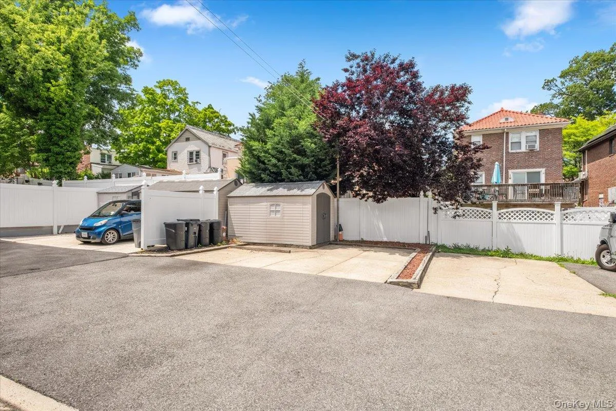 1241 Rhinelander Avenue, New York, NY, 3 Bedrooms Bedrooms, 8 Rooms Rooms,2 BathroomsBathrooms,Residential,For Rent,Rhinelander,0,1017099 1241 Rhinelander Avenue, New York, NY, 3 Bedrooms Bedrooms, 8 Rooms Rooms,2 BathroomsBathrooms,Residential,For Rent,Rhinelander,0,1017099