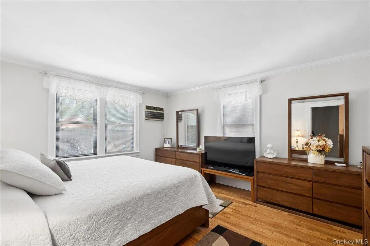 1241 Rhinelander Avenue, New York, NY, 3 Bedrooms Bedrooms, 8 Rooms Rooms,2 BathroomsBathrooms,Residential,For Rent,Rhinelander,0,1017099 1241 Rhinelander Avenue, New York, NY, 3 Bedrooms Bedrooms, 8 Rooms Rooms,2 BathroomsBathrooms,Residential,For Rent,Rhinelander,0,1017099