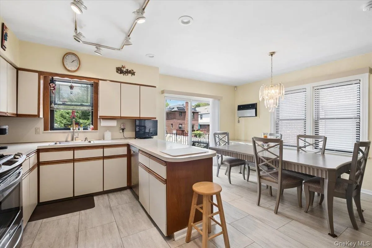 1241 Rhinelander Avenue, New York, NY, 3 Bedrooms Bedrooms, 8 Rooms Rooms,2 BathroomsBathrooms,Residential,For Rent,Rhinelander,0,1017099 1241 Rhinelander Avenue, New York, NY, 3 Bedrooms Bedrooms, 8 Rooms Rooms,2 BathroomsBathrooms,Residential,For Rent,Rhinelander,0,1017099
