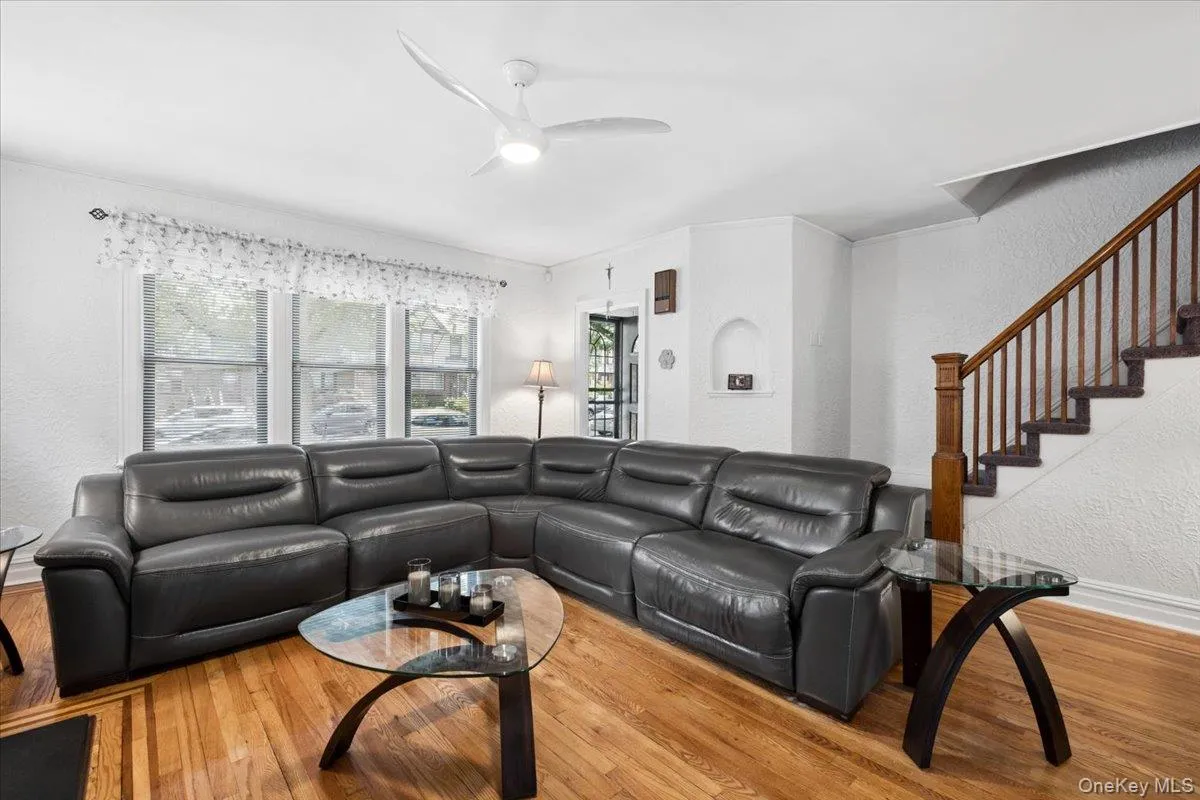 1241 Rhinelander Avenue, New York, NY, 3 Bedrooms Bedrooms, 8 Rooms Rooms,2 BathroomsBathrooms,Residential,For Rent,Rhinelander,0,1017099 1241 Rhinelander Avenue, New York, NY, 3 Bedrooms Bedrooms, 8 Rooms Rooms,2 BathroomsBathrooms,Residential,For Rent,Rhinelander,0,1017099