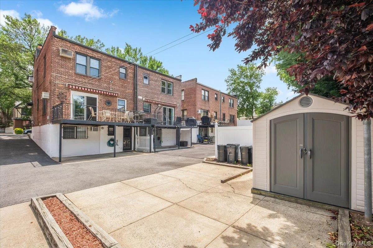 1241 Rhinelander Avenue, New York, NY, 3 Bedrooms Bedrooms, 8 Rooms Rooms,2 BathroomsBathrooms,Residential,For Rent,Rhinelander,0,1017099 1241 Rhinelander Avenue, New York, NY, 3 Bedrooms Bedrooms, 8 Rooms Rooms,2 BathroomsBathrooms,Residential,For Rent,Rhinelander,0,1017099