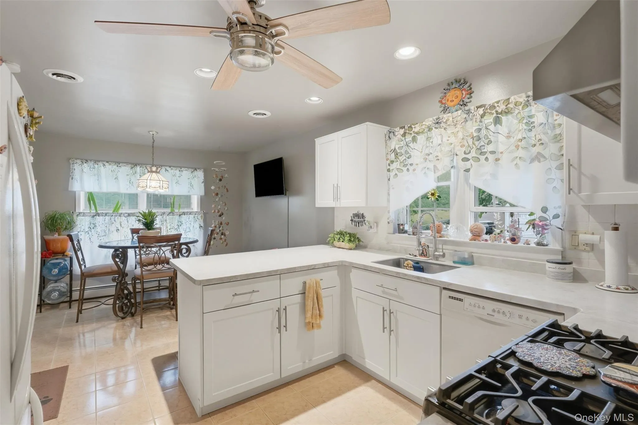 16 Larkin Lane, Haverstraw, NY, 3 Bedrooms Bedrooms, 8 Rooms Rooms,2 BathroomsBathrooms,Residential,For Rent,Larkin,0,KEY1017102 16 Larkin Lane, Haverstraw, NY, 3 Bedrooms Bedrooms, 8 Rooms Rooms,2 BathroomsBathrooms,Residential,For Rent,Larkin,0,KEY1017102
