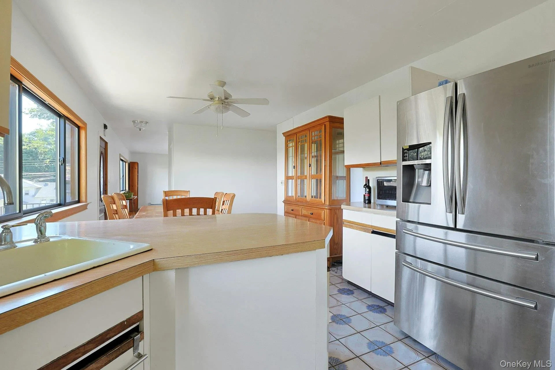 Kitchen Opens up to Dining Area Kitchen Opens up to Dining Area