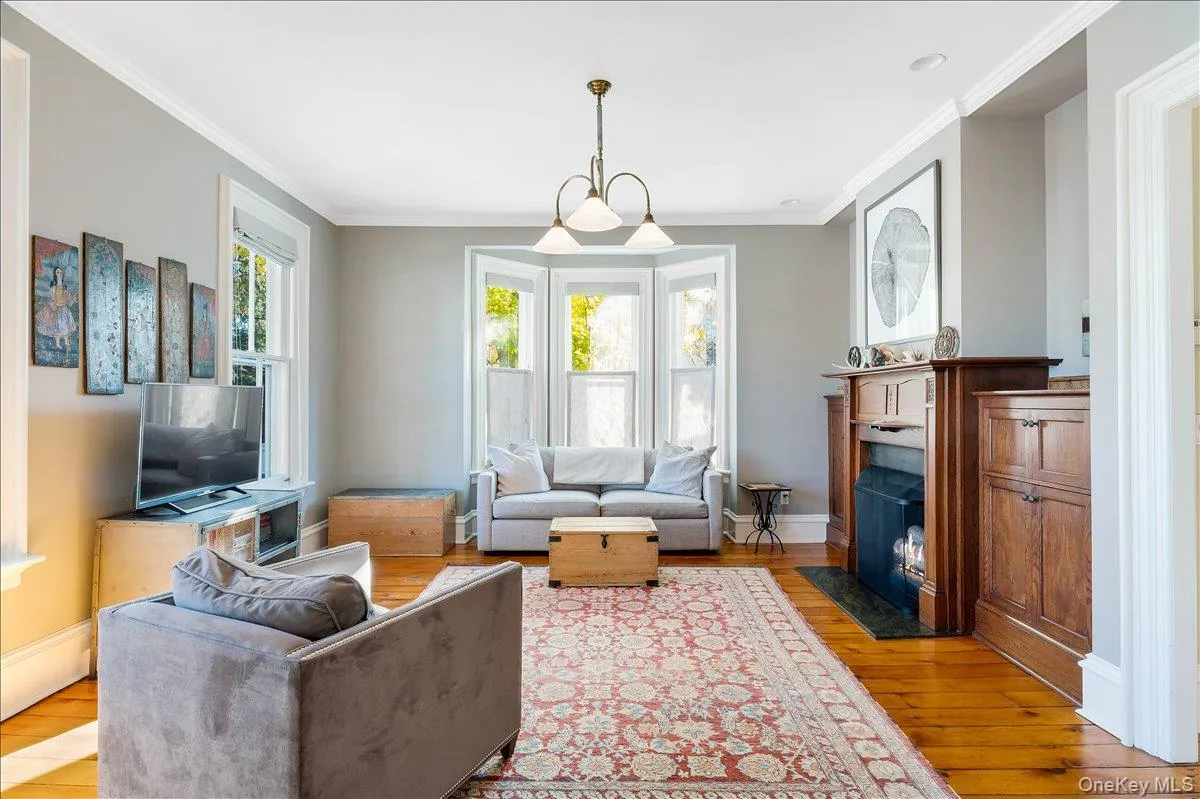 322 Broadway, Clarkstown, NY, 3 Bedrooms Bedrooms, 7 Rooms Rooms,2 BathroomsBathrooms,Residential,For Rent,Broadway,0,1017104 322 Broadway, Clarkstown, NY, 3 Bedrooms Bedrooms, 7 Rooms Rooms,2 BathroomsBathrooms,Residential,For Rent,Broadway,0,1017104