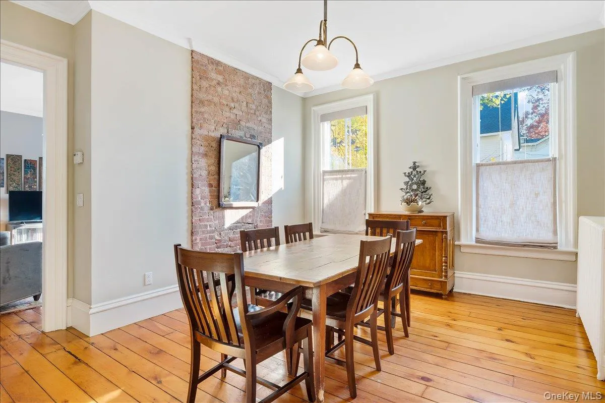 322 Broadway, Clarkstown, NY, 3 Bedrooms Bedrooms, 7 Rooms Rooms,2 BathroomsBathrooms,Residential,For Rent,Broadway,0,1017104 322 Broadway, Clarkstown, NY, 3 Bedrooms Bedrooms, 7 Rooms Rooms,2 BathroomsBathrooms,Residential,For Rent,Broadway,0,1017104