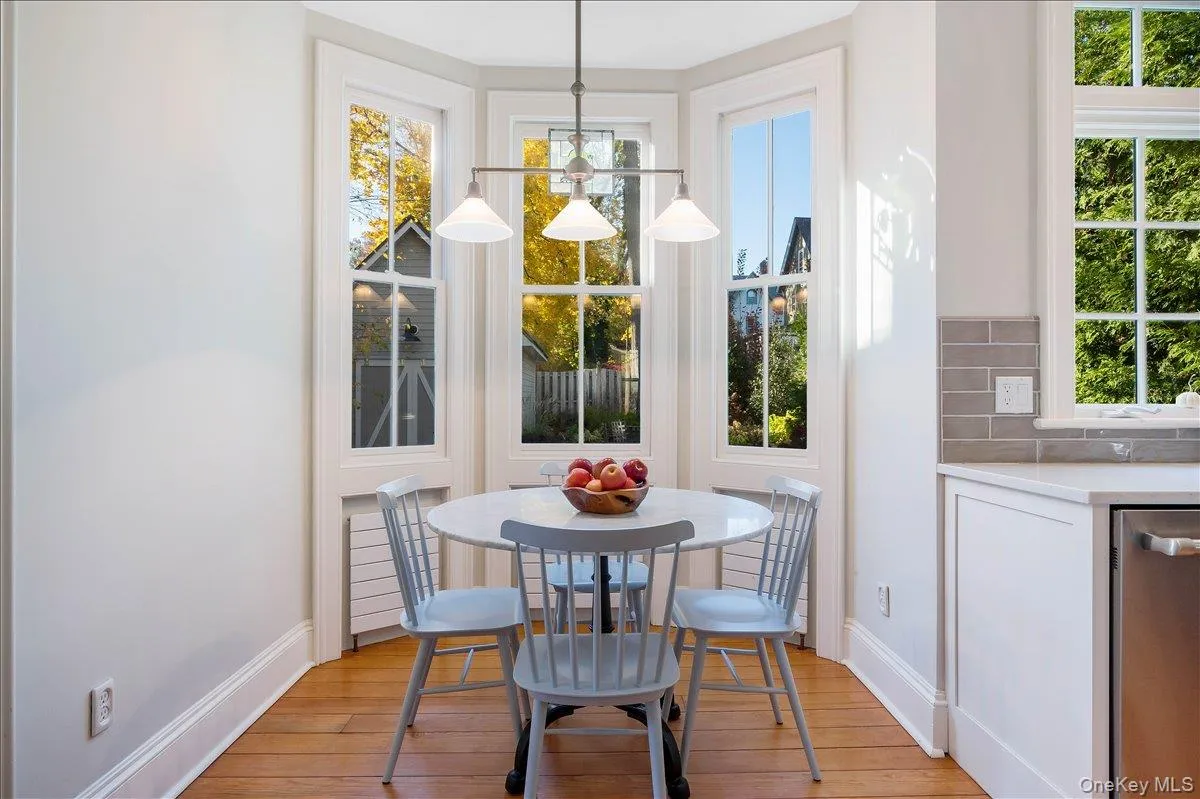 322 Broadway, Clarkstown, NY, 3 Bedrooms Bedrooms, 7 Rooms Rooms,2 BathroomsBathrooms,Residential,For Rent,Broadway,0,1017104 322 Broadway, Clarkstown, NY, 3 Bedrooms Bedrooms, 7 Rooms Rooms,2 BathroomsBathrooms,Residential,For Rent,Broadway,0,1017104