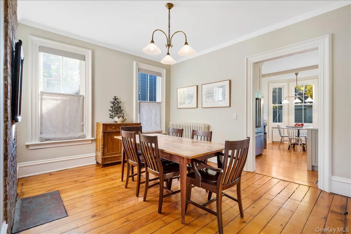 322 Broadway, Clarkstown, NY, 3 Bedrooms Bedrooms, 7 Rooms Rooms,2 BathroomsBathrooms,Residential,For Rent,Broadway,0,1017104 322 Broadway, Clarkstown, NY, 3 Bedrooms Bedrooms, 7 Rooms Rooms,2 BathroomsBathrooms,Residential,For Rent,Broadway,0,1017104