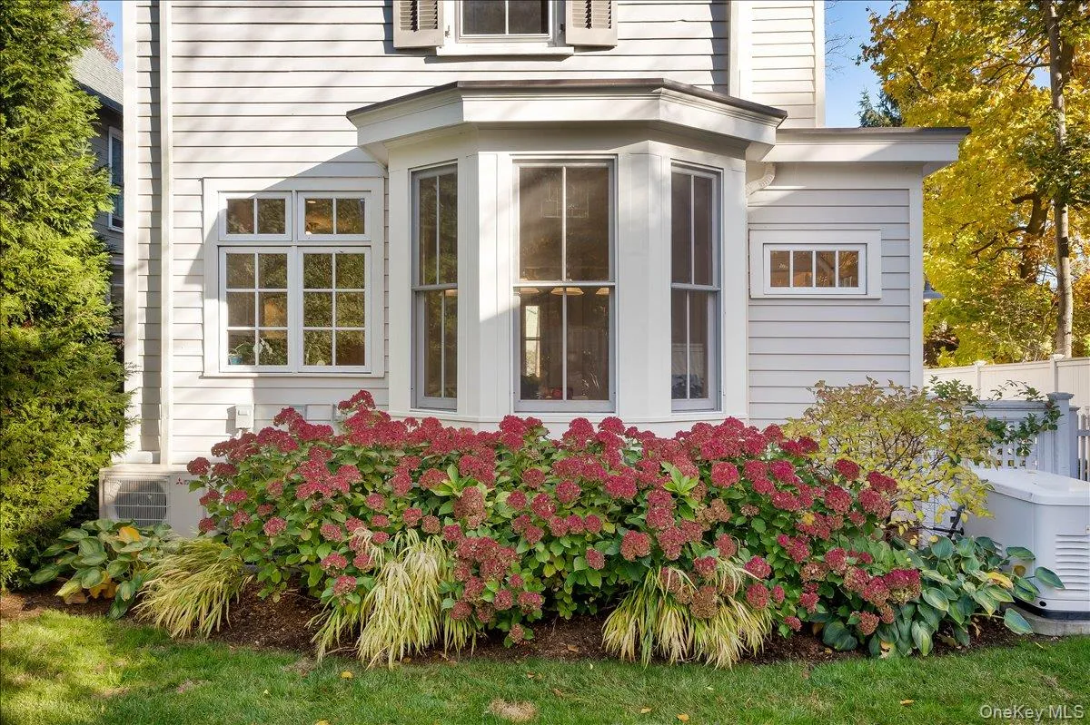 322 Broadway, Clarkstown, NY, 3 Bedrooms Bedrooms, 7 Rooms Rooms,2 BathroomsBathrooms,Residential,For Rent,Broadway,0,1017104 322 Broadway, Clarkstown, NY, 3 Bedrooms Bedrooms, 7 Rooms Rooms,2 BathroomsBathrooms,Residential,For Rent,Broadway,0,1017104