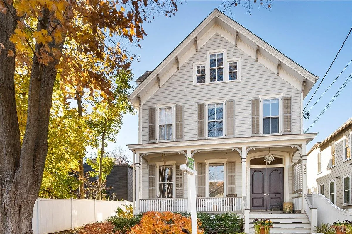 322 Broadway, Clarkstown, NY, 3 Bedrooms Bedrooms, 7 Rooms Rooms,2 BathroomsBathrooms,Residential,For Rent,Broadway,0,1017104 322 Broadway, Clarkstown, NY, 3 Bedrooms Bedrooms, 7 Rooms Rooms,2 BathroomsBathrooms,Residential,For Rent,Broadway,0,1017104