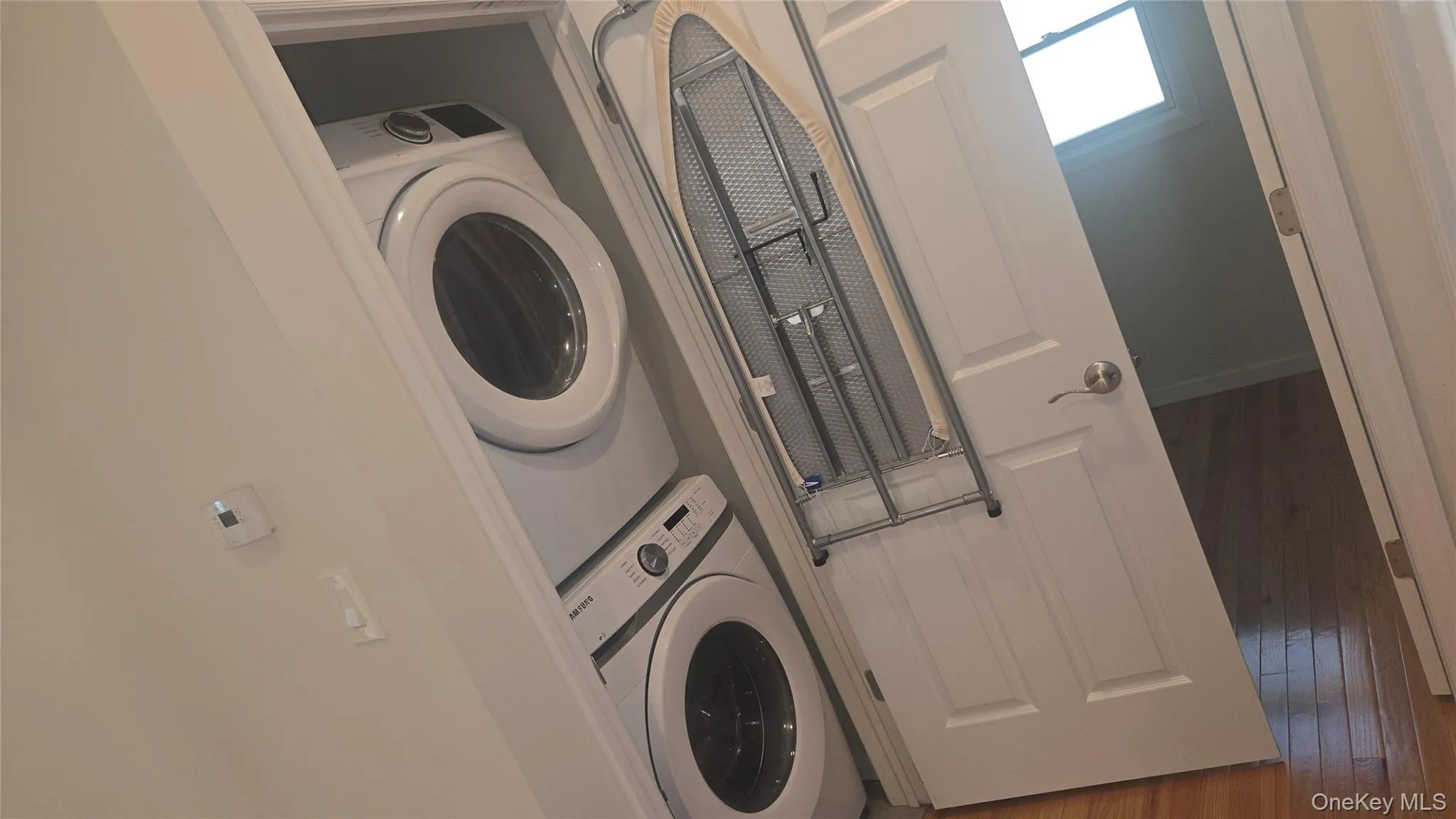 229 Walnut Street, Long Beach, NY, 2 Bedrooms Bedrooms, 7 Rooms Rooms,1 BathroomBathrooms,Residential Lease,For Rent,Walnut,0,1017113 229 Walnut Street, Long Beach, NY, 2 Bedrooms Bedrooms, 7 Rooms Rooms,1 BathroomBathrooms,Residential Lease,For Rent,Walnut,0,1017113