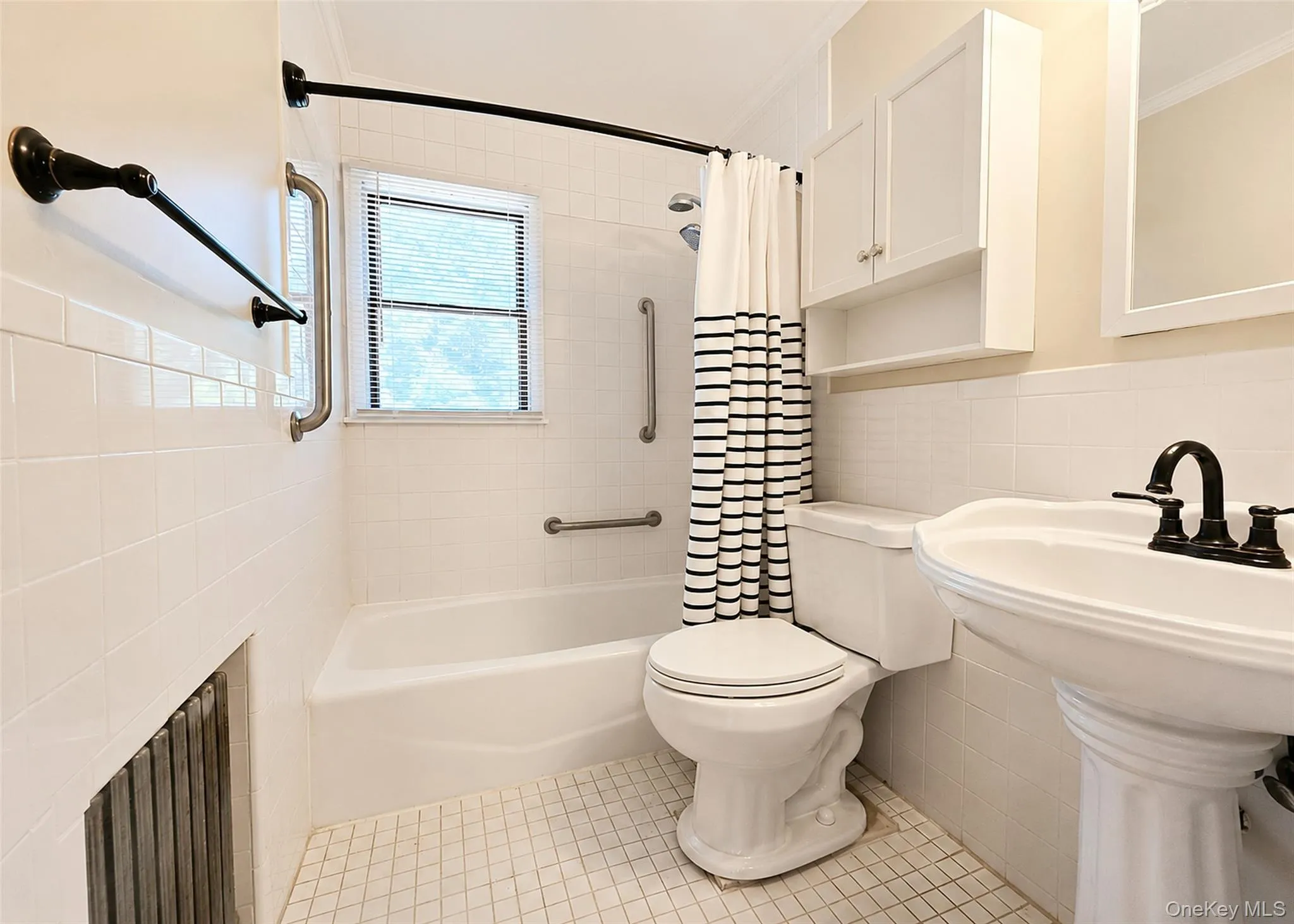 9 Mc Gaw Avenue, Brookhaven, NY, 2 Bedrooms Bedrooms, 4 Rooms Rooms,1 BathroomBathrooms,Residential,For Rent,Mc Gaw,0,KEY1017116 9 Mc Gaw Avenue, Brookhaven, NY, 2 Bedrooms Bedrooms, 4 Rooms Rooms,1 BathroomBathrooms,Residential,For Rent,Mc Gaw,0,KEY1017116