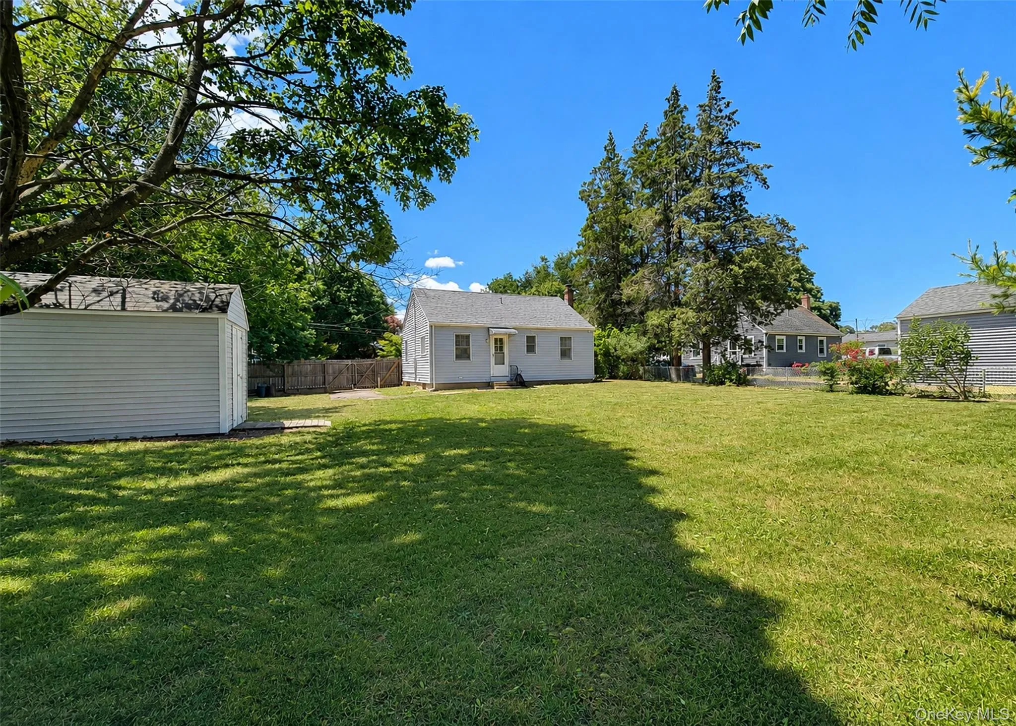 9 Mc Gaw Avenue, Brookhaven, NY, 2 Bedrooms Bedrooms, 4 Rooms Rooms,1 BathroomBathrooms,Residential,For Rent,Mc Gaw,0,KEY1017116 9 Mc Gaw Avenue, Brookhaven, NY, 2 Bedrooms Bedrooms, 4 Rooms Rooms,1 BathroomBathrooms,Residential,For Rent,Mc Gaw,0,KEY1017116