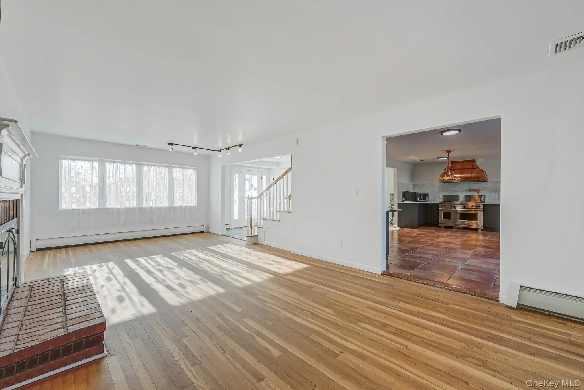 204 Bayview Avenue, Oyster Bay, NY, 4 Bedrooms Bedrooms, 9 Rooms Rooms,3 BathroomsBathrooms,Residential,For Rent,Bayview,0,1017121 204 Bayview Avenue, Oyster Bay, NY, 4 Bedrooms Bedrooms, 9 Rooms Rooms,3 BathroomsBathrooms,Residential,For Rent,Bayview,0,1017121