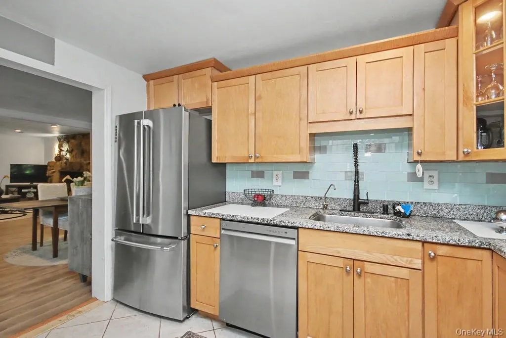 4 Scarborough Circle, Thompson, NY, 3 Bedrooms Bedrooms, 7 Rooms Rooms,1 BathroomBathrooms,Residential,For Rent,Scarborough,0,1017125 4 Scarborough Circle, Thompson, NY, 3 Bedrooms Bedrooms, 7 Rooms Rooms,1 BathroomBathrooms,Residential,For Rent,Scarborough,0,1017125