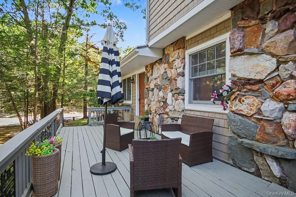 4 Scarborough Circle, Thompson, NY, 3 Bedrooms Bedrooms, 7 Rooms Rooms,1 BathroomBathrooms,Residential,For Rent,Scarborough,0,1017125 4 Scarborough Circle, Thompson, NY, 3 Bedrooms Bedrooms, 7 Rooms Rooms,1 BathroomBathrooms,Residential,For Rent,Scarborough,0,1017125