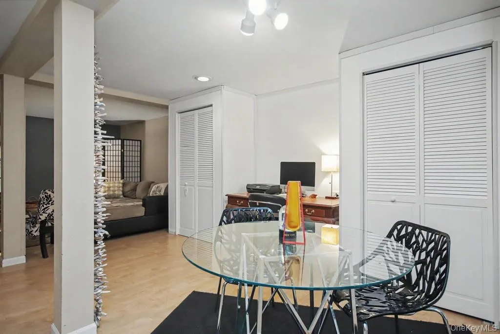 4 Scarborough Circle, Thompson, NY, 3 Bedrooms Bedrooms, 7 Rooms Rooms,1 BathroomBathrooms,Residential,For Rent,Scarborough,0,1017125 4 Scarborough Circle, Thompson, NY, 3 Bedrooms Bedrooms, 7 Rooms Rooms,1 BathroomBathrooms,Residential,For Rent,Scarborough,0,1017125