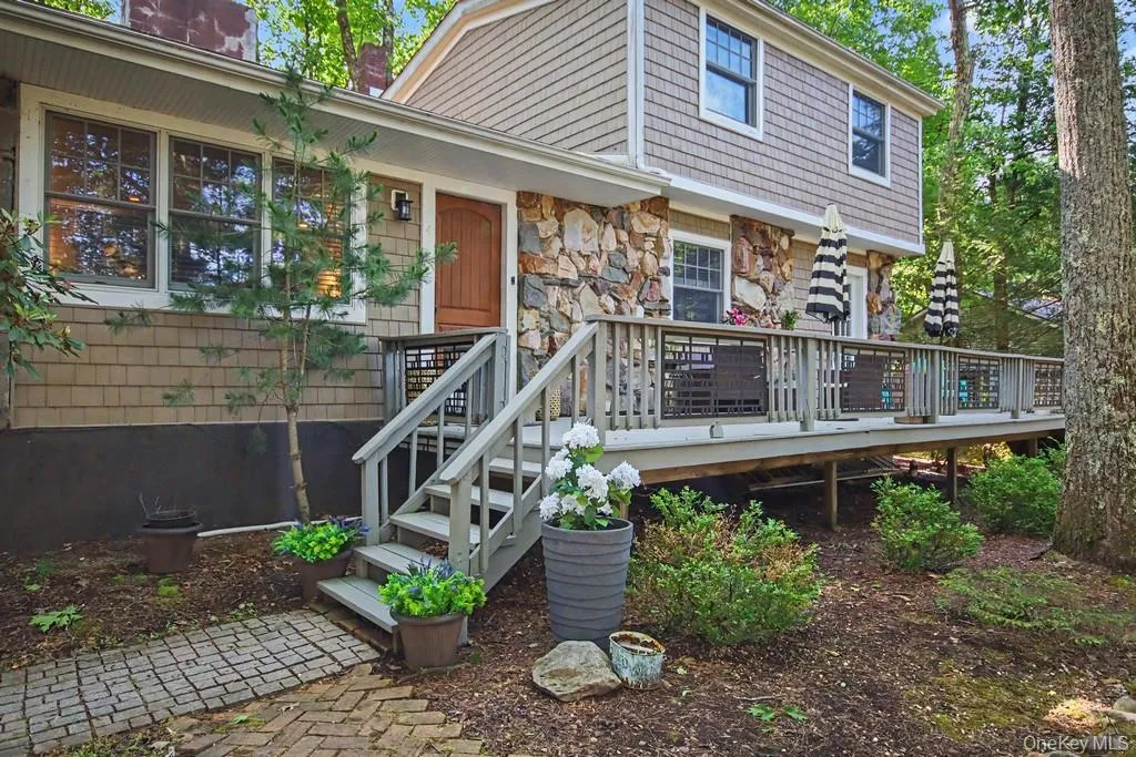 4 Scarborough Circle, Thompson, NY, 3 Bedrooms Bedrooms, 7 Rooms Rooms,1 BathroomBathrooms,Residential,For Rent,Scarborough,0,1017125 4 Scarborough Circle, Thompson, NY, 3 Bedrooms Bedrooms, 7 Rooms Rooms,1 BathroomBathrooms,Residential,For Rent,Scarborough,0,1017125