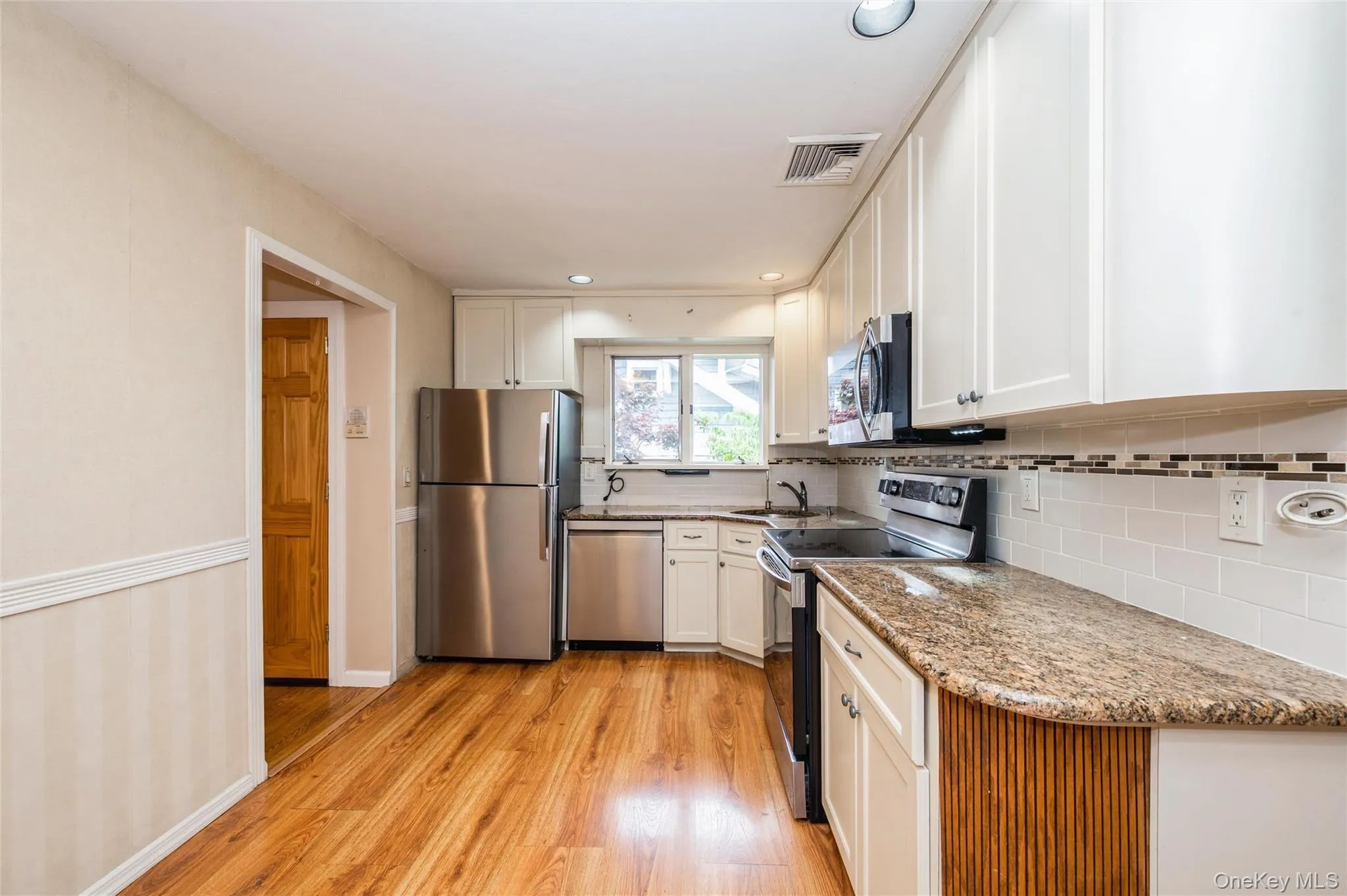 119 Norwood Avenue, Hempstead, NY, 3 Bedrooms Bedrooms, 6 Rooms Rooms,2 BathroomsBathrooms,Residential,For Rent,Norwood,0,1017128 119 Norwood Avenue, Hempstead, NY, 3 Bedrooms Bedrooms, 6 Rooms Rooms,2 BathroomsBathrooms,Residential,For Rent,Norwood,0,1017128