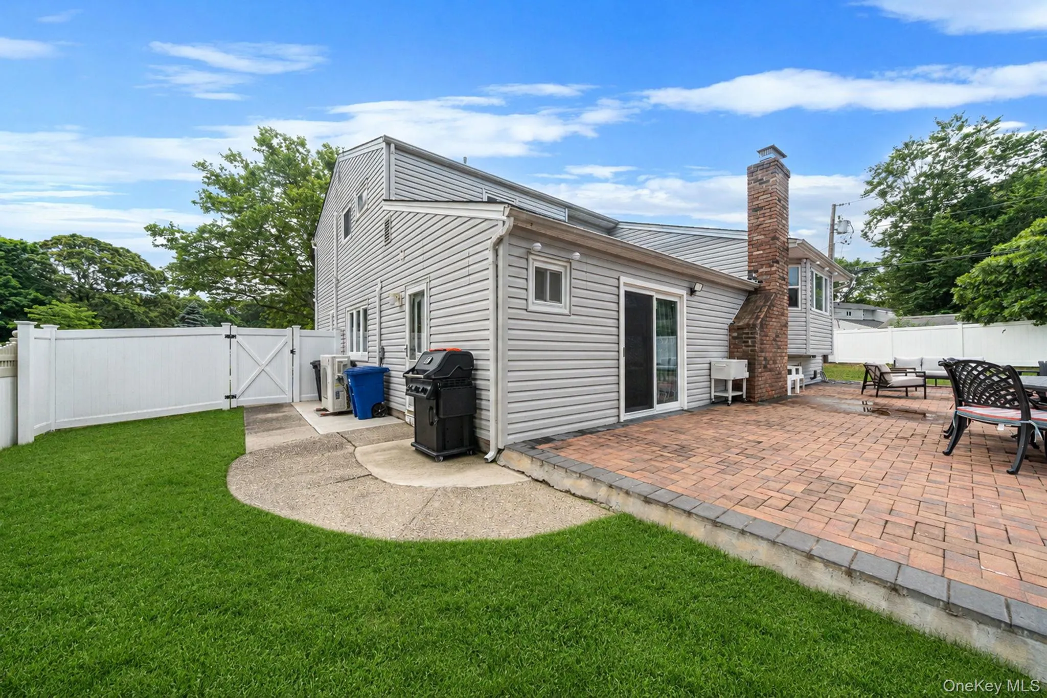 23 Essex Drive, Brookhaven, NY, 4 Bedrooms Bedrooms, 12 Rooms Rooms,2 BathroomsBathrooms,Residential,For Rent,Essex,0,1017131 23 Essex Drive, Brookhaven, NY, 4 Bedrooms Bedrooms, 12 Rooms Rooms,2 BathroomsBathrooms,Residential,For Rent,Essex,0,1017131