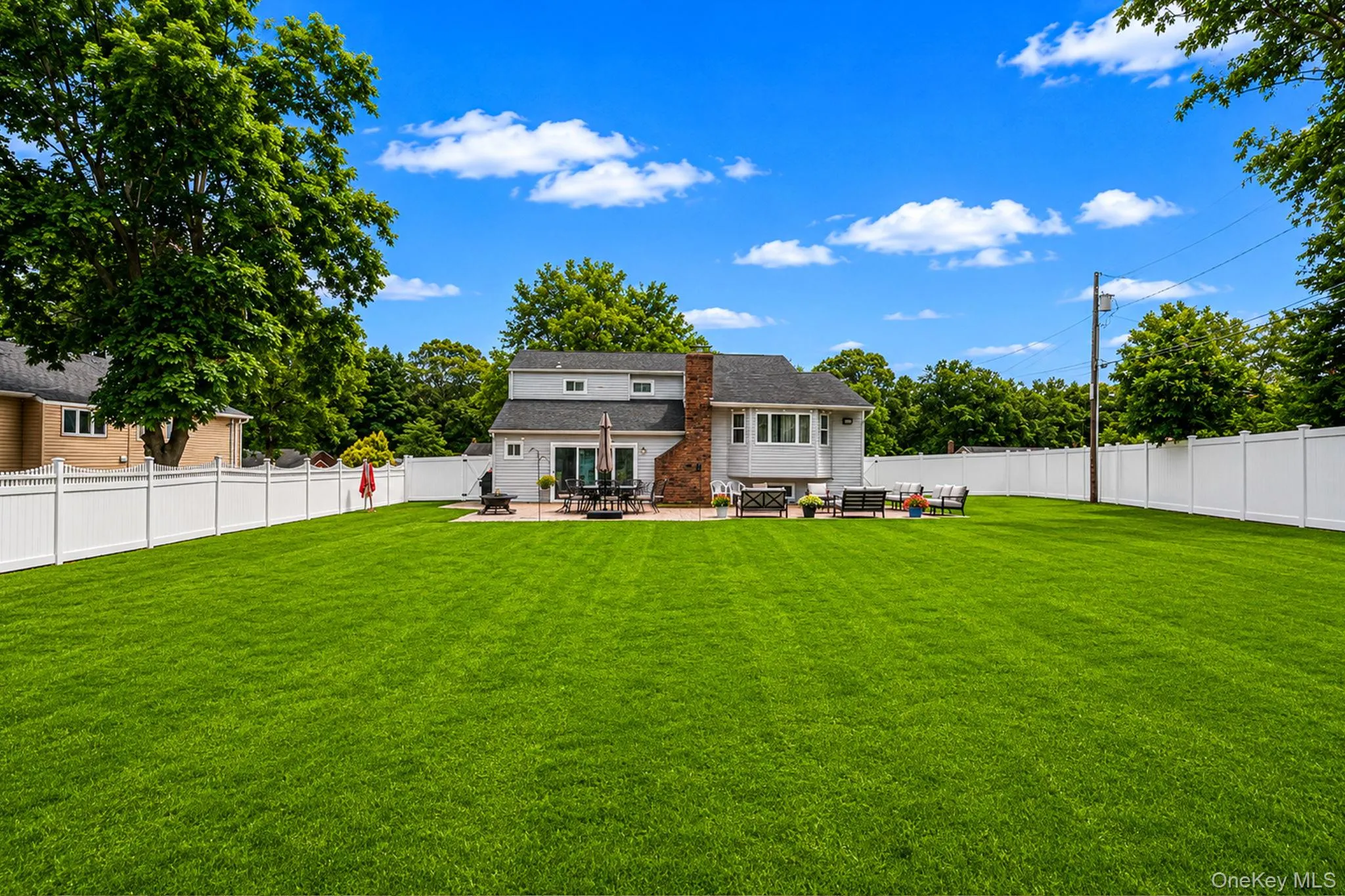 23 Essex Drive, Brookhaven, NY, 4 Bedrooms Bedrooms, 12 Rooms Rooms,2 BathroomsBathrooms,Residential,For Rent,Essex,0,1017131 23 Essex Drive, Brookhaven, NY, 4 Bedrooms Bedrooms, 12 Rooms Rooms,2 BathroomsBathrooms,Residential,For Rent,Essex,0,1017131