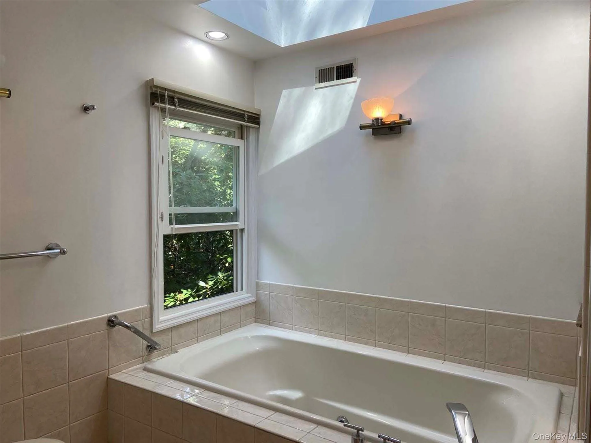 2 Livingston Road, New Rochelle, NY, 5 Bedrooms Bedrooms, 10 Rooms Rooms,3 BathroomsBathrooms,Residential Lease,For Rent,Livingston,0,KEY1017143 2 Livingston Road, New Rochelle, NY, 5 Bedrooms Bedrooms, 10 Rooms Rooms,3 BathroomsBathrooms,Residential Lease,For Rent,Livingston,0,KEY1017143