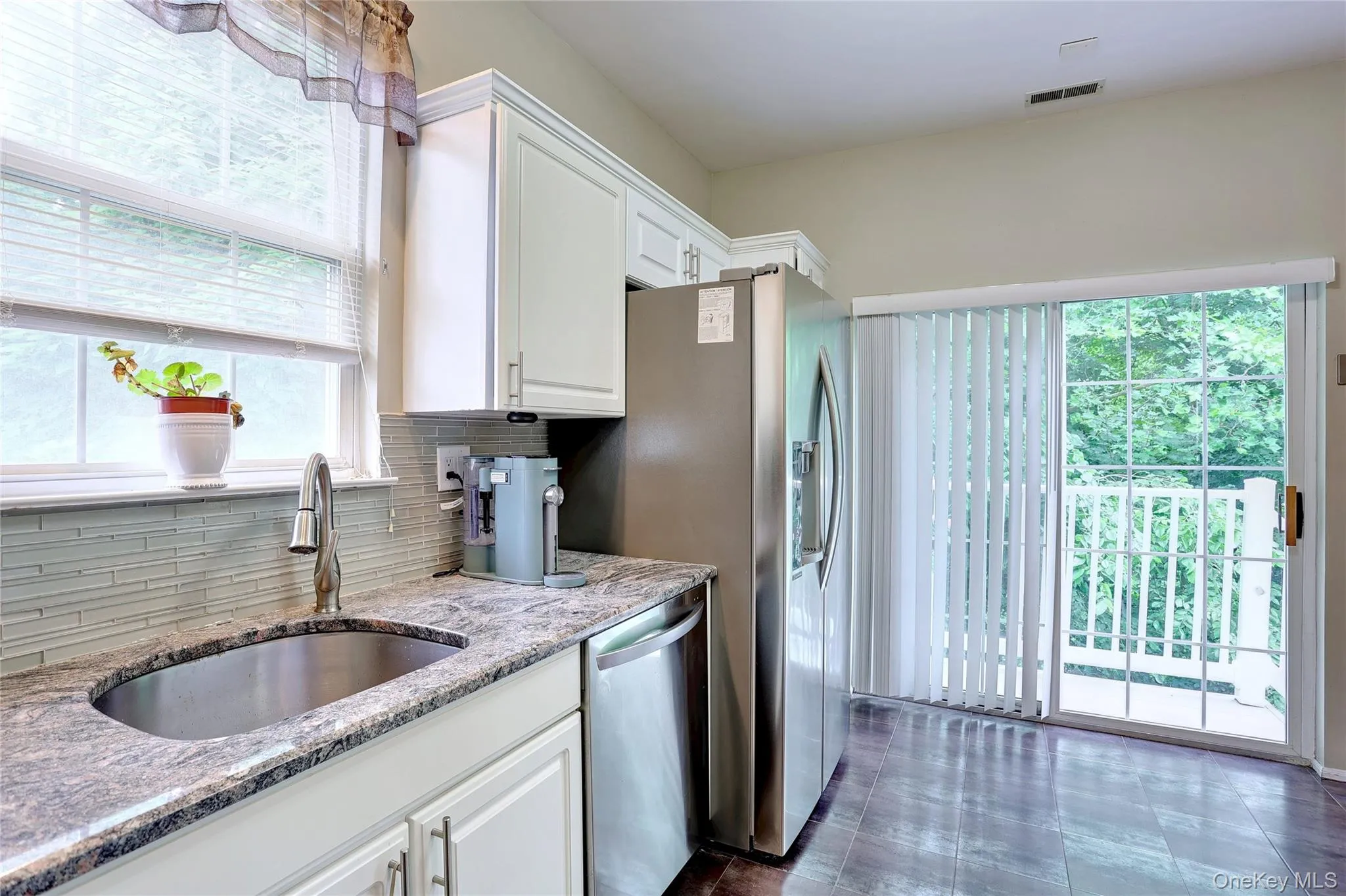 141 Meadow Lane, Clarkstown, NY, 2 Bedrooms Bedrooms, 6 Rooms Rooms,2 BathroomsBathrooms,Residential,For Rent,Meadow,0,KEY1017145 141 Meadow Lane, Clarkstown, NY, 2 Bedrooms Bedrooms, 6 Rooms Rooms,2 BathroomsBathrooms,Residential,For Rent,Meadow,0,KEY1017145