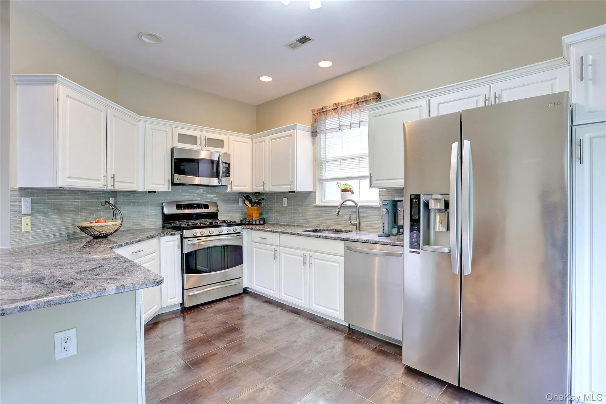 141 Meadow Lane, Clarkstown, NY, 2 Bedrooms Bedrooms, 6 Rooms Rooms,2 BathroomsBathrooms,Residential,For Rent,Meadow,0,KEY1017145 141 Meadow Lane, Clarkstown, NY, 2 Bedrooms Bedrooms, 6 Rooms Rooms,2 BathroomsBathrooms,Residential,For Rent,Meadow,0,KEY1017145